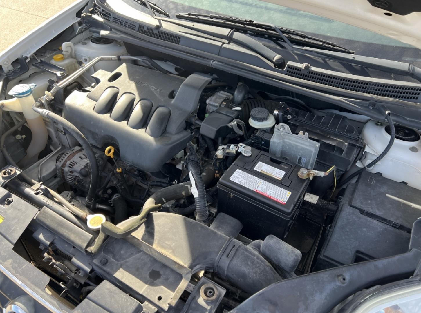 2011 WHITE /Gray Cloth NISSAN SENTRA 2.0 S (3N1AB6AP7BL) with an 2.0L 4 Cyl. engine, Continuously Variable transmission, located at 2990 Old Orchard Rd., Jackson, MO, 63755, 37.354214, -89.612106 - 2011 Nissan Sentra 2.0 S 150xxx miles Front Wheel Drive 2.0L 4 Cyl. Automatic Cruise Power Windows/Locks/Mirrors We have financing available and we accept trades! Fill out a credit application on our website or come by today! If you have any questions, give us a call at (573) 204-7777 or vis - Photo#27