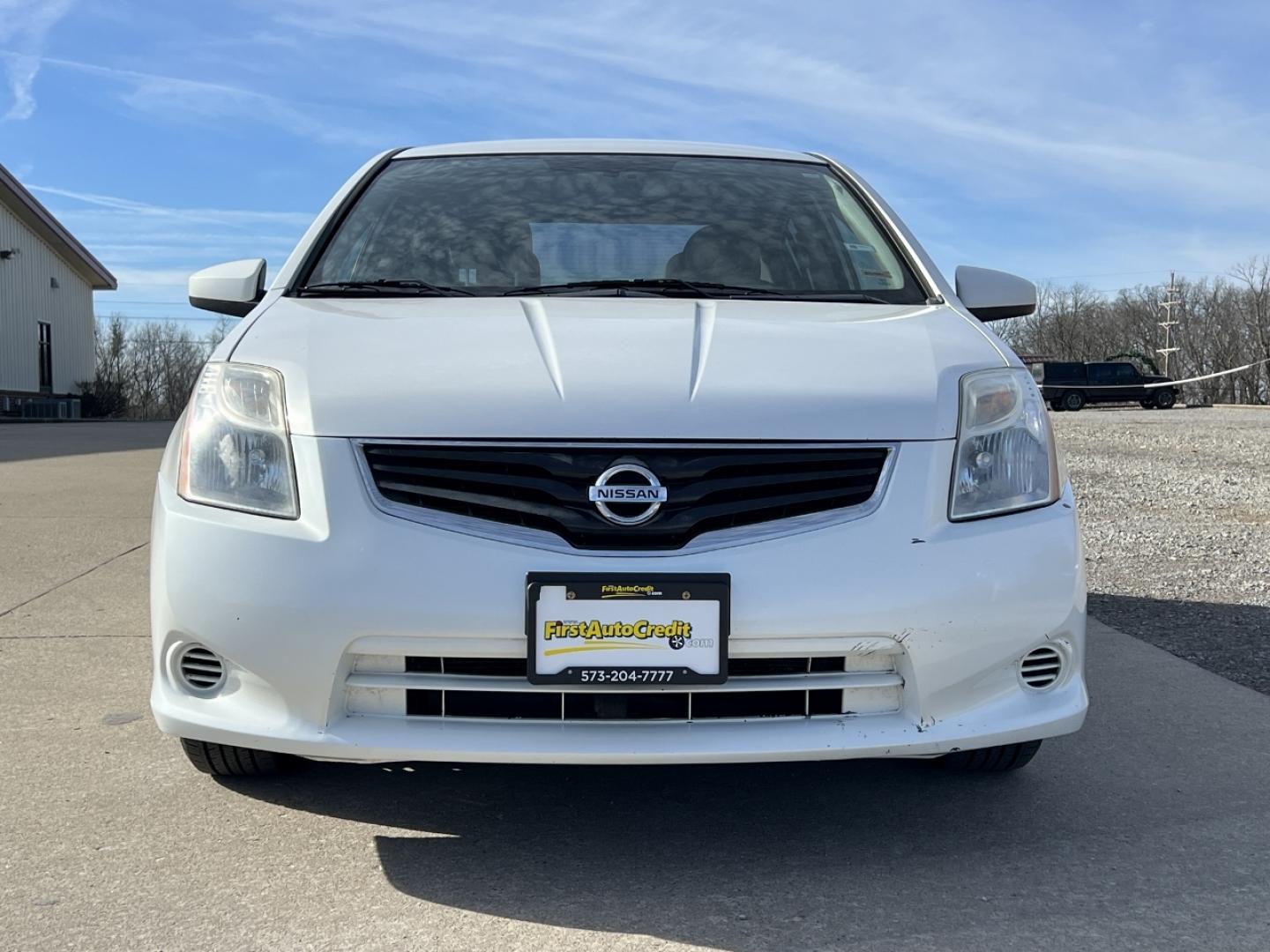 2011 WHITE /Gray Cloth NISSAN SENTRA 2.0 S (3N1AB6AP7BL) with an 2.0L 4 Cyl. engine, Continuously Variable transmission, located at 2990 Old Orchard Rd., Jackson, MO, 63755, 37.354214, -89.612106 - 2011 Nissan Sentra 2.0 S 150xxx miles Front Wheel Drive 2.0L 4 Cyl. Automatic Cruise Power Windows/Locks/Mirrors We have financing available and we accept trades! Fill out a credit application on our website or come by today! If you have any questions, give us a call at (573) 204-7777 or vis - Photo#8