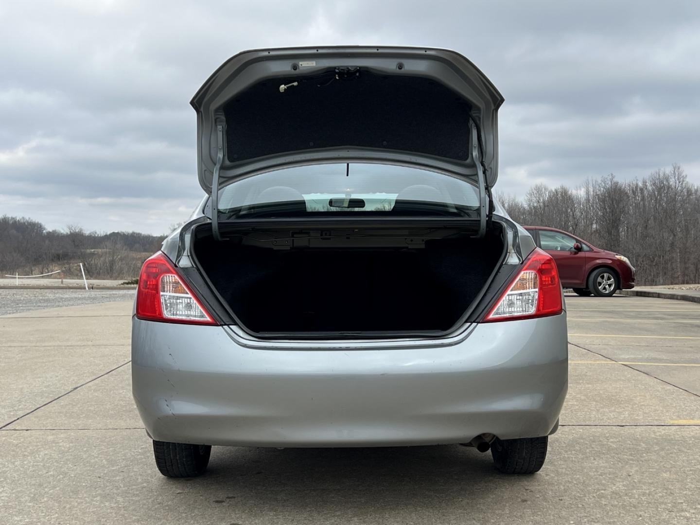 2014 GREY /Black Cloth NISSAN VERSA SV (3N1CN7AP5EL) with an 1.6L 4 Cyl. engine, Continuously Variable transmission, located at 2990 Old Orchard Rd., Jackson, MO, 63755, 37.354214, -89.612106 - 2014 Nissan Versa SV 143xxx miles Front Wheel Drive 1.6L 4 Cyl. Automatic Cruise Power Windows/Locks/Mirrors We have financing available and we accept trades! Fill out a credit application on our website or come by today! If you have any questions, give us a call at (573) 204-7777 or visit o - Photo#14