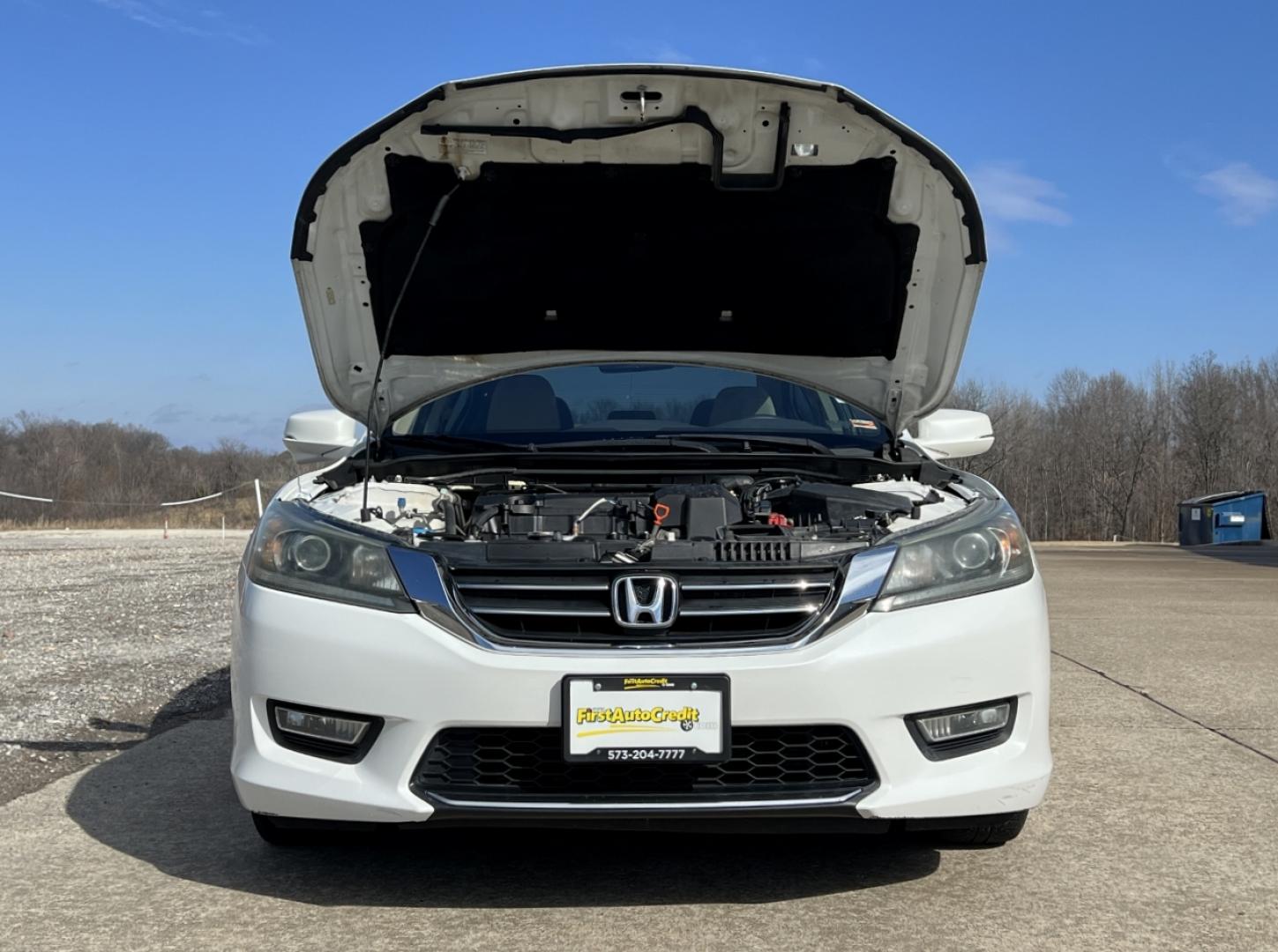 2013 WHITE /Tan Cloth Honda Accord EX (1HGCR2F74DA) with an 2.4L 4 Cyl. engine, Continuously Variable Transmission transmission, located at 2990 Old Orchard Rd., Jackson, MO, 63755, 37.354214, -89.612106 - 2013 Honda Accord EX 183xxx miles Front Wheel Drive 2.4L 4 Cyl. Automatic Backup Camera Power Driver Seat Sunroof Bluetooth Cruise Power Windows/Locks/Mirrors We have financing available and we accept trades! Fill out a credit application on our website or come by today! If you have any - Photo#34