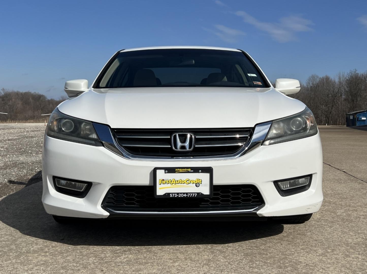 2013 WHITE /Tan Cloth Honda Accord EX (1HGCR2F74DA) with an 2.4L 4 Cyl. engine, Continuously Variable Transmission transmission, located at 2990 Old Orchard Rd., Jackson, MO, 63755, 37.354214, -89.612106 - 2013 Honda Accord EX 183xxx miles Front Wheel Drive 2.4L 4 Cyl. Automatic Backup Camera Power Driver Seat Sunroof Bluetooth Cruise Power Windows/Locks/Mirrors We have financing available and we accept trades! Fill out a credit application on our website or come by today! If you have any - Photo#11