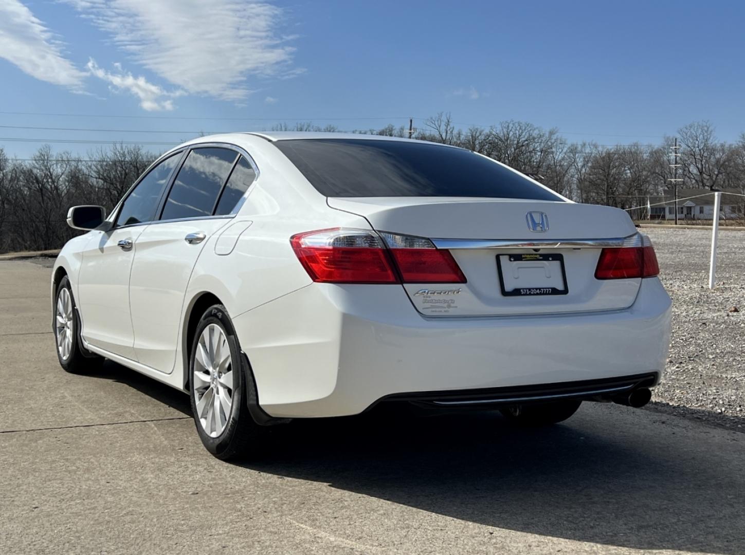 2013 WHITE /Tan Cloth Honda Accord EX (1HGCR2F74DA) with an 2.4L 4 Cyl. engine, Continuously Variable Transmission transmission, located at 2990 Old Orchard Rd., Jackson, MO, 63755, 37.354214, -89.612106 - 2013 Honda Accord EX 183xxx miles Front Wheel Drive 2.4L 4 Cyl. Automatic Backup Camera Power Driver Seat Sunroof Bluetooth Cruise Power Windows/Locks/Mirrors We have financing available and we accept trades! Fill out a credit application on our website or come by today! If you have any - Photo#9