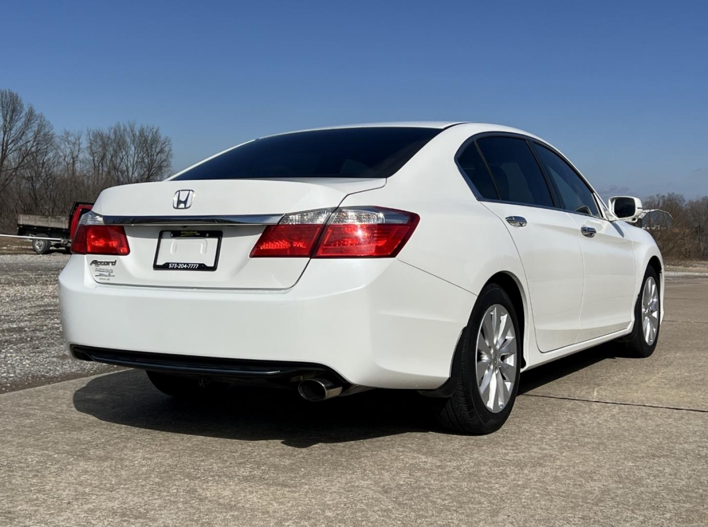 2013 WHITE /Tan Cloth Honda Accord EX (1HGCR2F74DA) with an 2.4L 4 Cyl. engine, Continuously Variable Transmission transmission, located at 2990 Old Orchard Rd., Jackson, MO, 63755, 37.354214, -89.612106 - 2013 Honda Accord EX 183xxx miles Front Wheel Drive 2.4L 4 Cyl. Automatic Backup Camera Power Driver Seat Sunroof Bluetooth Cruise Power Windows/Locks/Mirrors We have financing available and we accept trades! Fill out a credit application on our website or come by today! If you have any - Photo#8