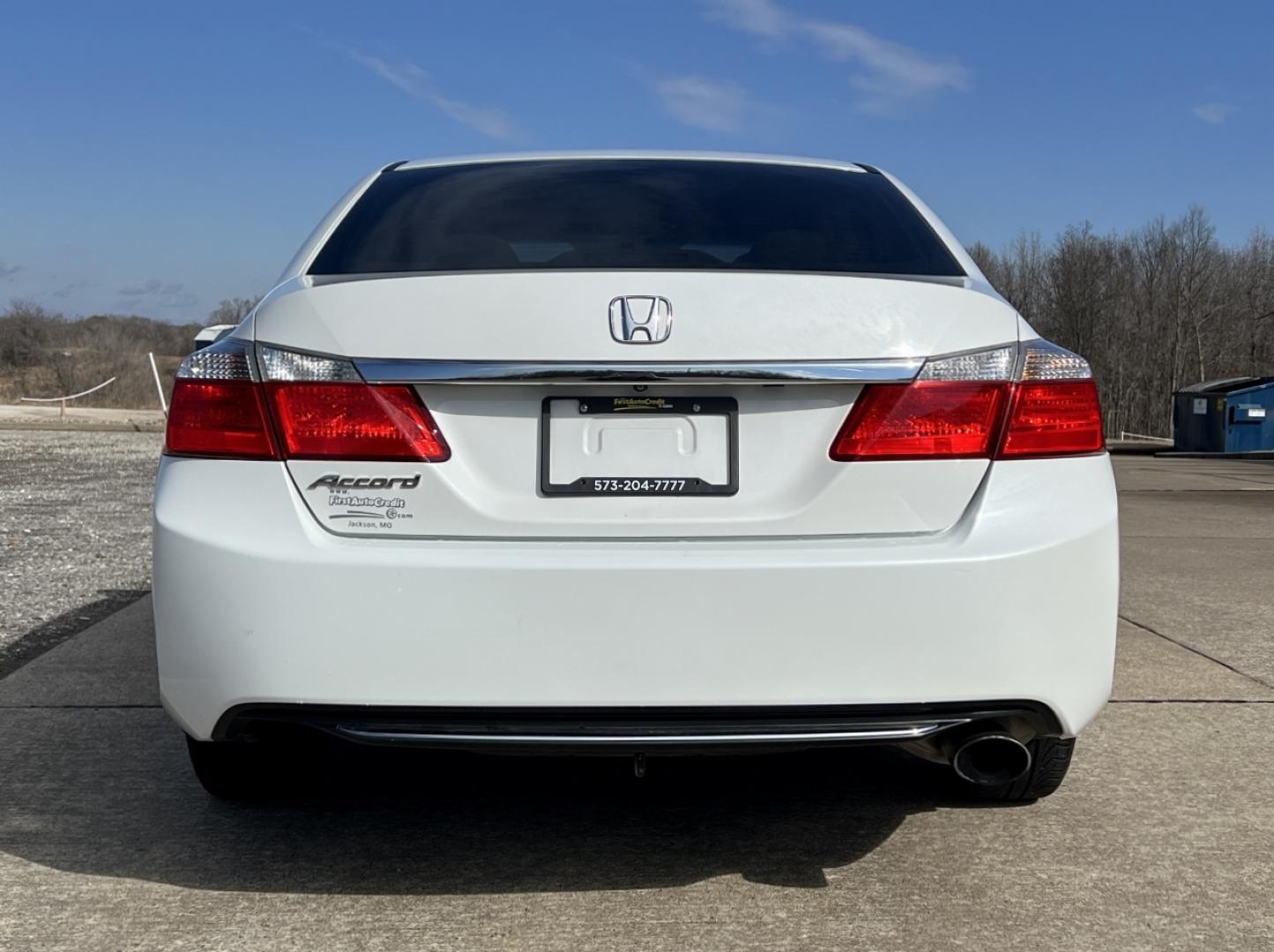 2013 WHITE /Tan Cloth Honda Accord EX (1HGCR2F74DA) with an 2.4L 4 Cyl. engine, Continuously Variable Transmission transmission, located at 2990 Old Orchard Rd., Jackson, MO, 63755, 37.354214, -89.612106 - 2013 Honda Accord EX 183xxx miles Front Wheel Drive 2.4L 4 Cyl. Automatic Backup Camera Power Driver Seat Sunroof Bluetooth Cruise Power Windows/Locks/Mirrors We have financing available and we accept trades! Fill out a credit application on our website or come by today! If you have any - Photo#10