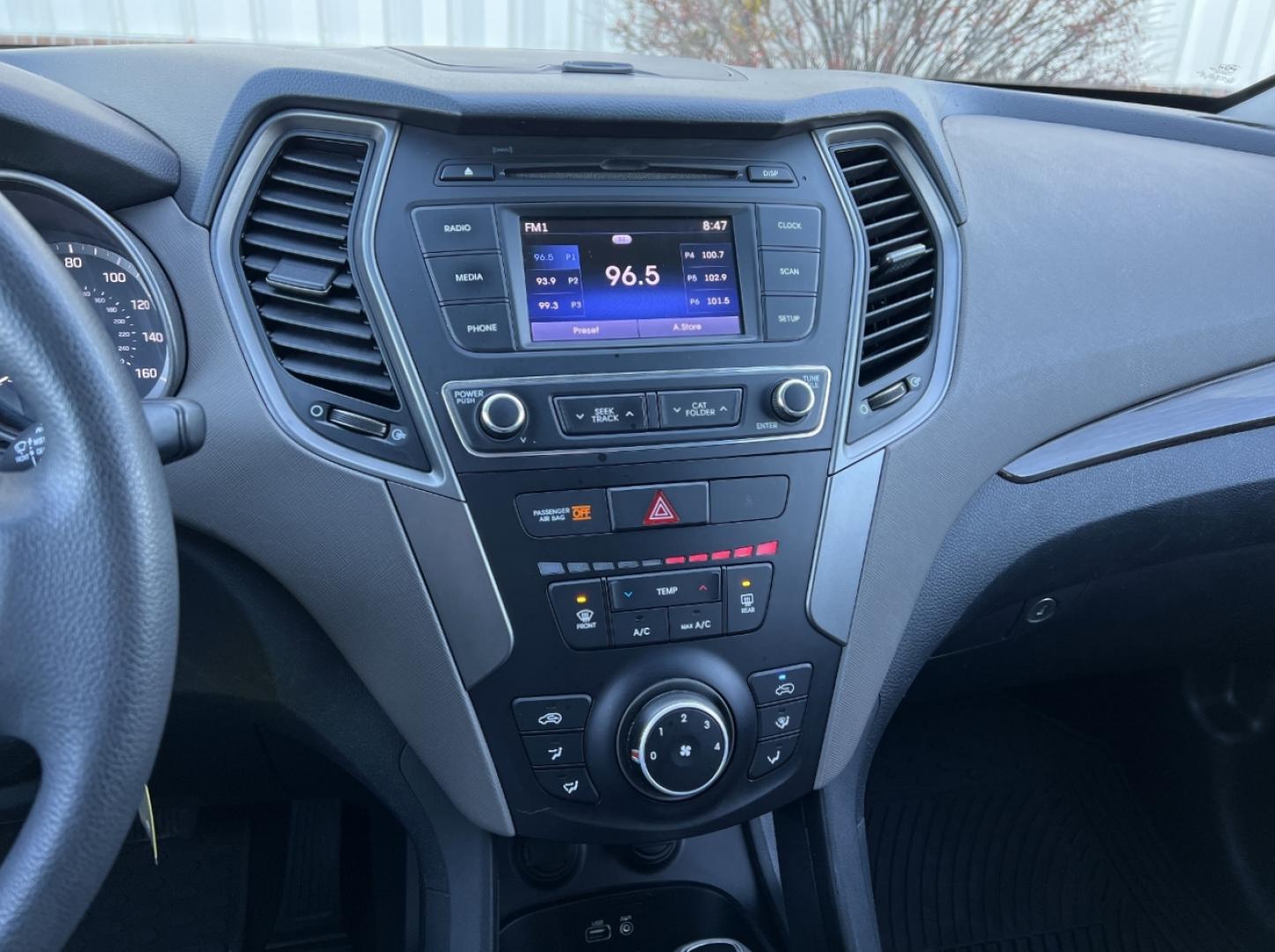 2017 SILVER /Gray Cloth HYUNDAI SANTA FE SPORT (5XYZT3LB8HG) with an 2.4L engine, Automatic transmission, located at 2990 Old Orchard Rd., Jackson, MO, 63755, 37.354214, -89.612106 - Photo#21