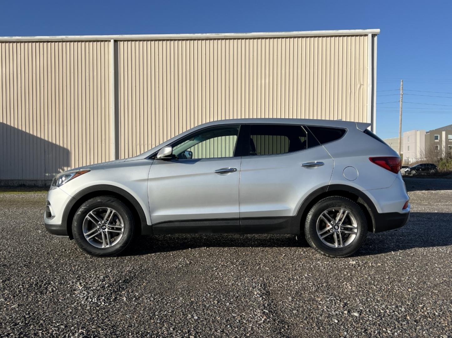 2017 SILVER /Gray Cloth HYUNDAI SANTA FE SPORT (5XYZT3LB8HG) with an 2.4L engine, Automatic transmission, located at 2990 Old Orchard Rd., Jackson, MO, 63755, 37.354214, -89.612106 - Photo#4