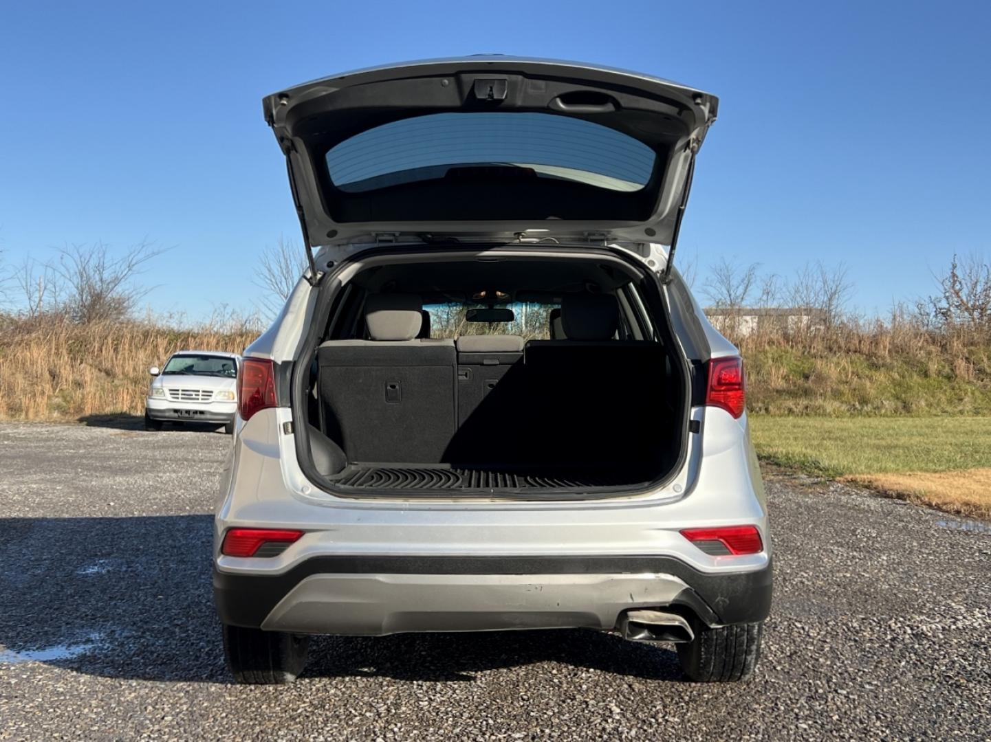 2017 SILVER /Gray Cloth HYUNDAI SANTA FE SPORT (5XYZT3LB8HG) with an 2.4L engine, Automatic transmission, located at 2990 Old Orchard Rd., Jackson, MO, 63755, 37.354214, -89.612106 - Photo#16