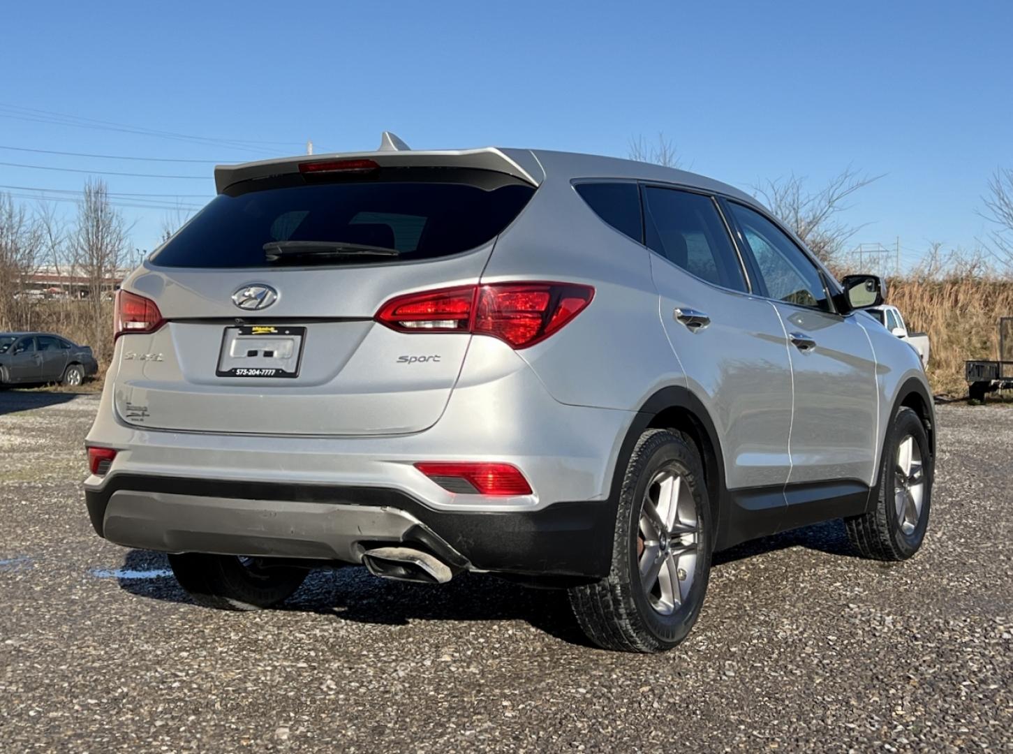 2017 SILVER /Gray Cloth HYUNDAI SANTA FE SPORT (5XYZT3LB8HG) with an 2.4L engine, Automatic transmission, located at 2990 Old Orchard Rd., Jackson, MO, 63755, 37.354214, -89.612106 - Photo#6