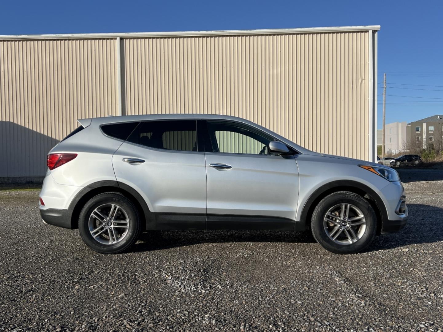 2017 SILVER /Gray Cloth HYUNDAI SANTA FE SPORT (5XYZT3LB8HG) with an 2.4L engine, Automatic transmission, located at 2990 Old Orchard Rd., Jackson, MO, 63755, 37.354214, -89.612106 - Photo#5