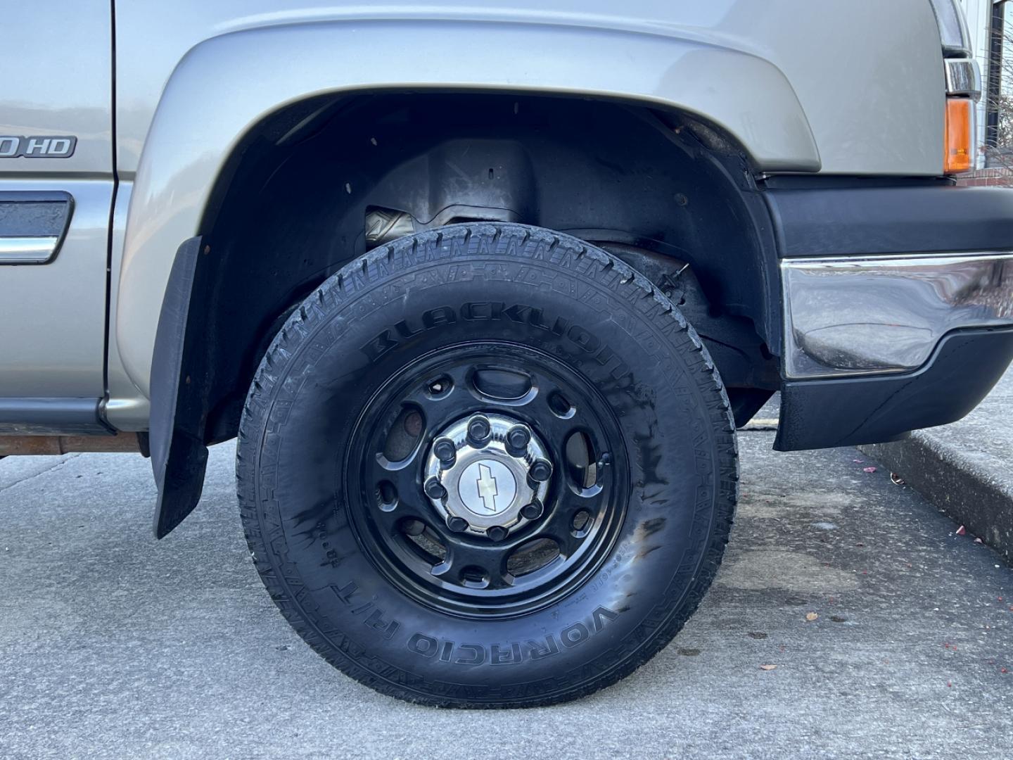 2003 TAN /Gray Leather CHEVROLET SILVERADO 1500 HEAVY DUTY (1GCGK13U03F) with an 6.0L engine, Automatic transmission, located at 2990 Old Orchard Rd., Jackson, MO, 63755, 37.354214, -89.612106 - Photo#36