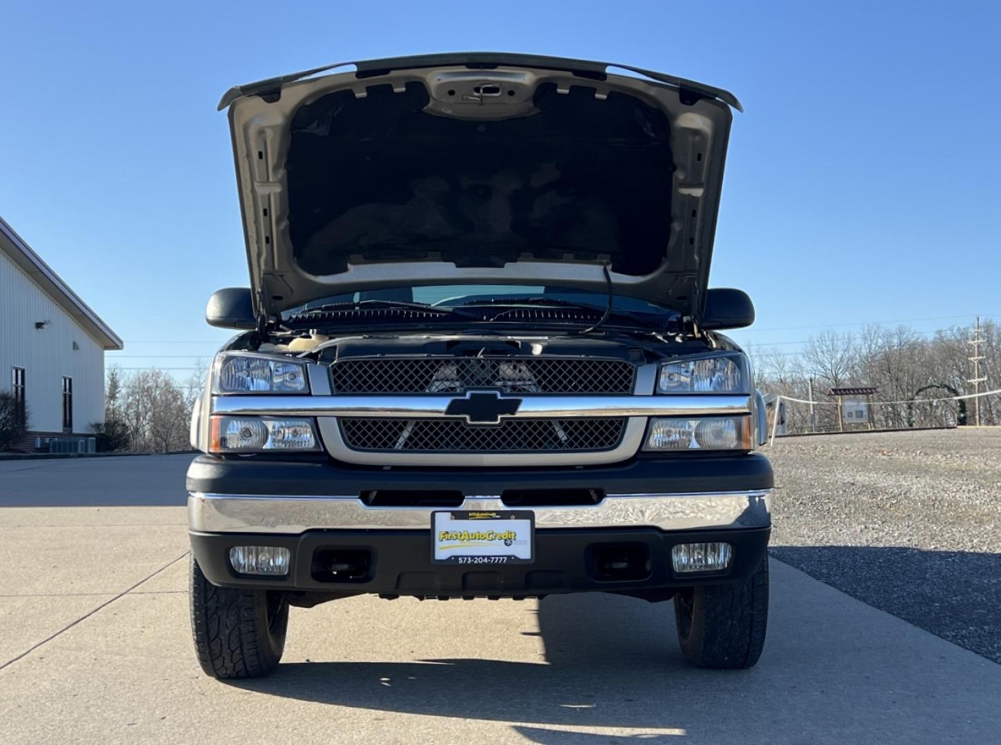 2003 TAN /Gray Leather CHEVROLET SILVERADO 1500 HEAVY DUTY (1GCGK13U03F) with an 6.0L engine, Automatic transmission, located at 2990 Old Orchard Rd., Jackson, MO, 63755, 37.354214, -89.612106 - Photo#30