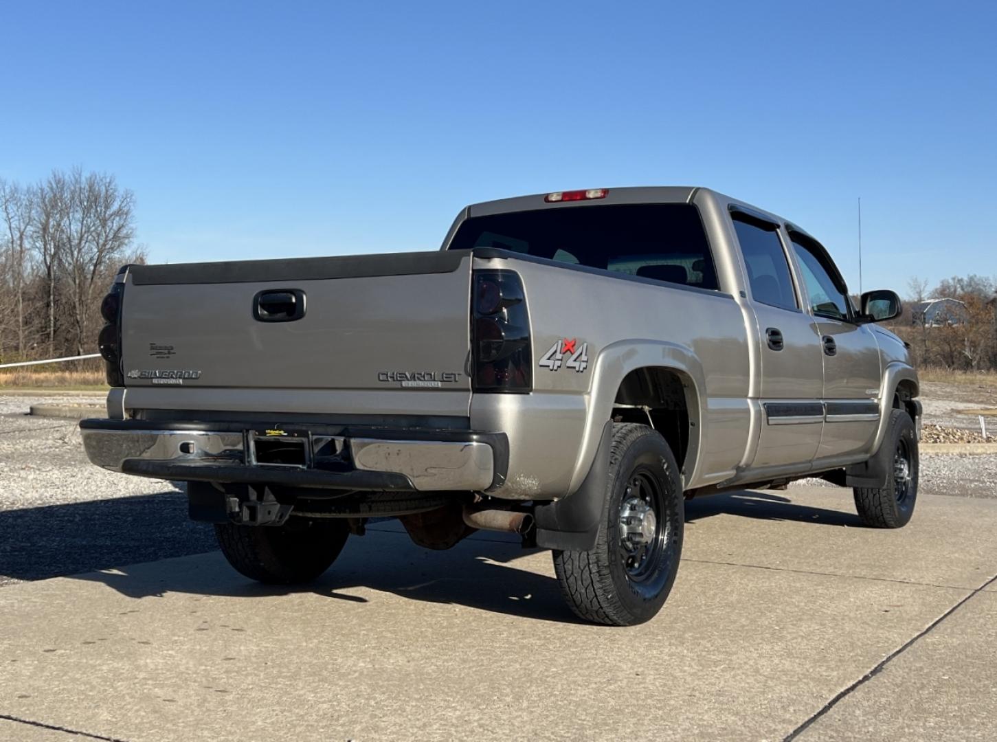 2003 TAN /Gray Leather CHEVROLET SILVERADO 1500 HEAVY DUTY (1GCGK13U03F) with an 6.0L engine, Automatic transmission, located at 2990 Old Orchard Rd., Jackson, MO, 63755, 37.354214, -89.612106 - Photo#7