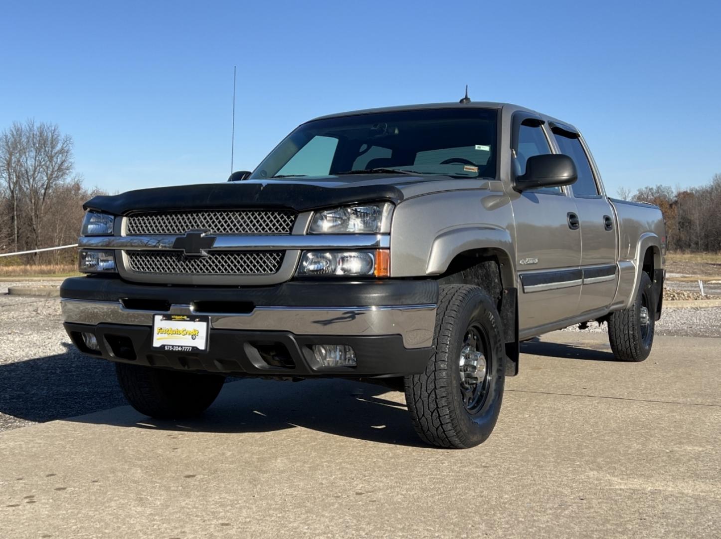 2003 TAN /Gray Leather CHEVROLET SILVERADO 1500 HEAVY DUTY (1GCGK13U03F) with an 6.0L engine, Automatic transmission, located at 2990 Old Orchard Rd., Jackson, MO, 63755, 37.354214, -89.612106 - Photo#4