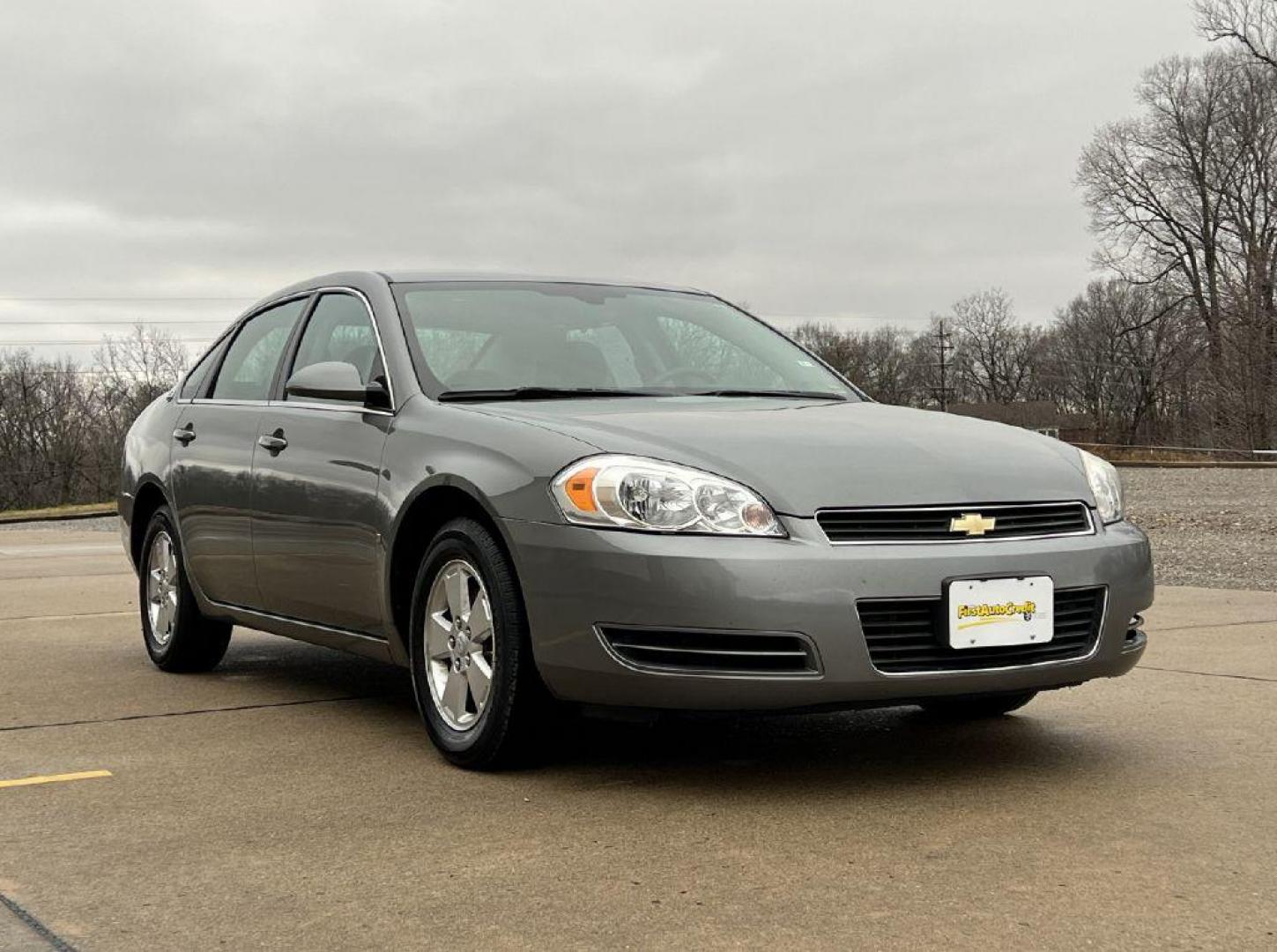 2008 GREY CHEVROLET IMPALA LT (2G1WT55K689) with an 3.5L engine, Automatic transmission, located at 2990 Old Orchard Rd., Jackson, MO, 63755, 37.354214, -89.612106 - Photo#0