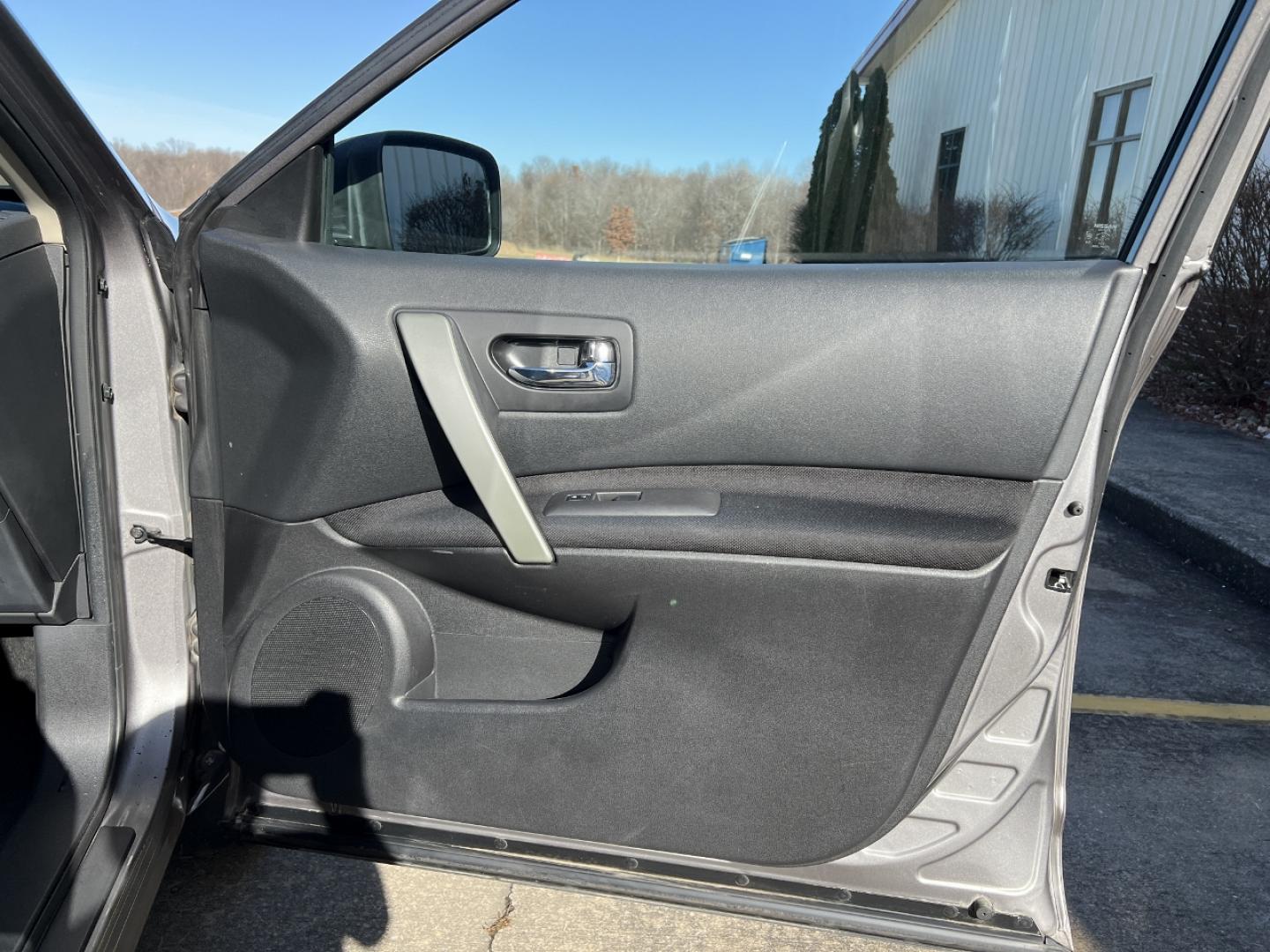 2013 GRAY /Black Cloth NISSAN ROGUE S (JN8AS5MV9DW) with an 2.5L engine, Continuously Variable transmission, located at 2990 Old Orchard Rd., Jackson, MO, 63755, 37.354214, -89.612106 - Photo#13