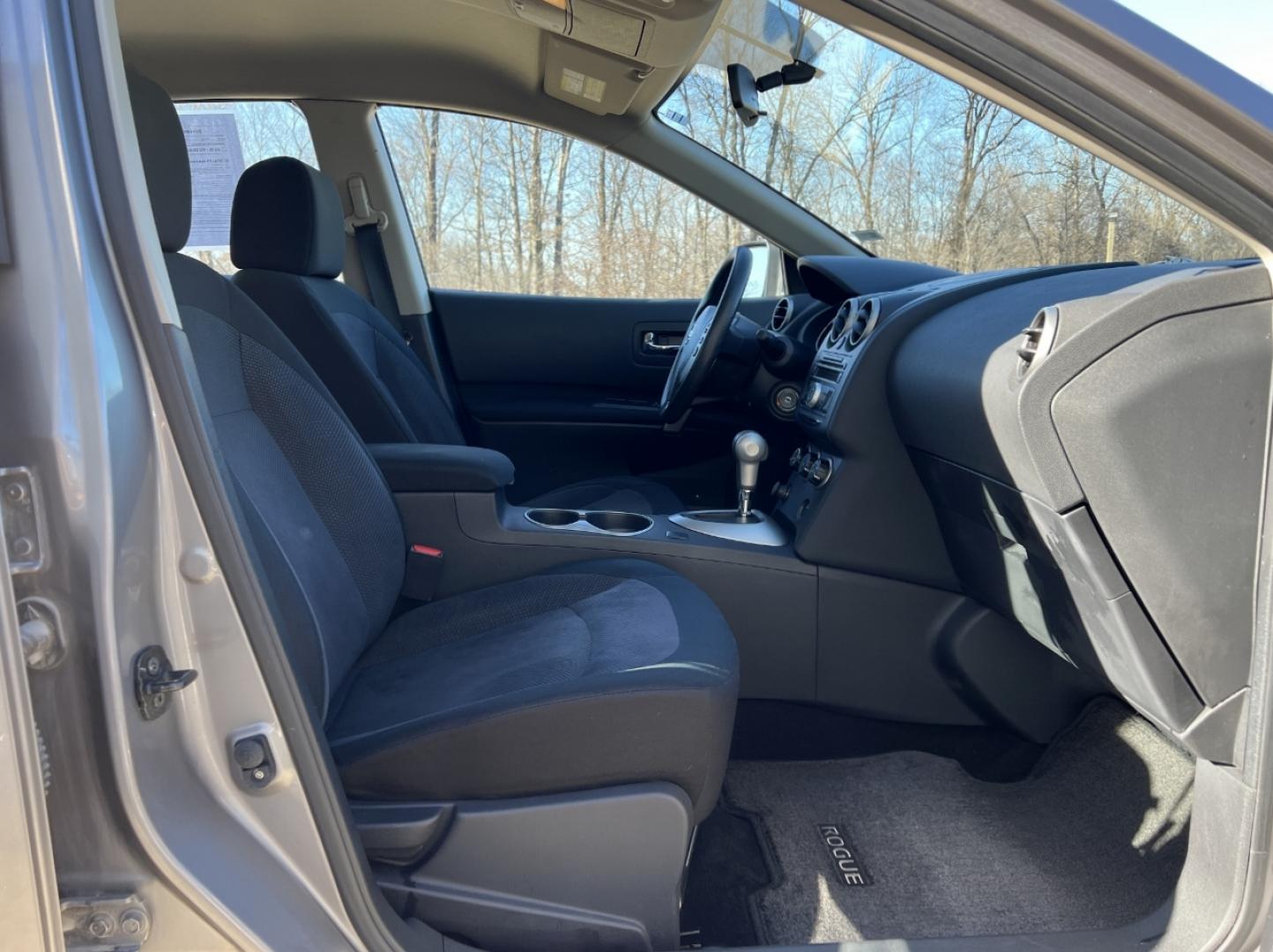 2013 GRAY /Black Cloth NISSAN ROGUE S (JN8AS5MV9DW) with an 2.5L engine, Continuously Variable transmission, located at 2990 Old Orchard Rd., Jackson, MO, 63755, 37.354214, -89.612106 - Photo#14