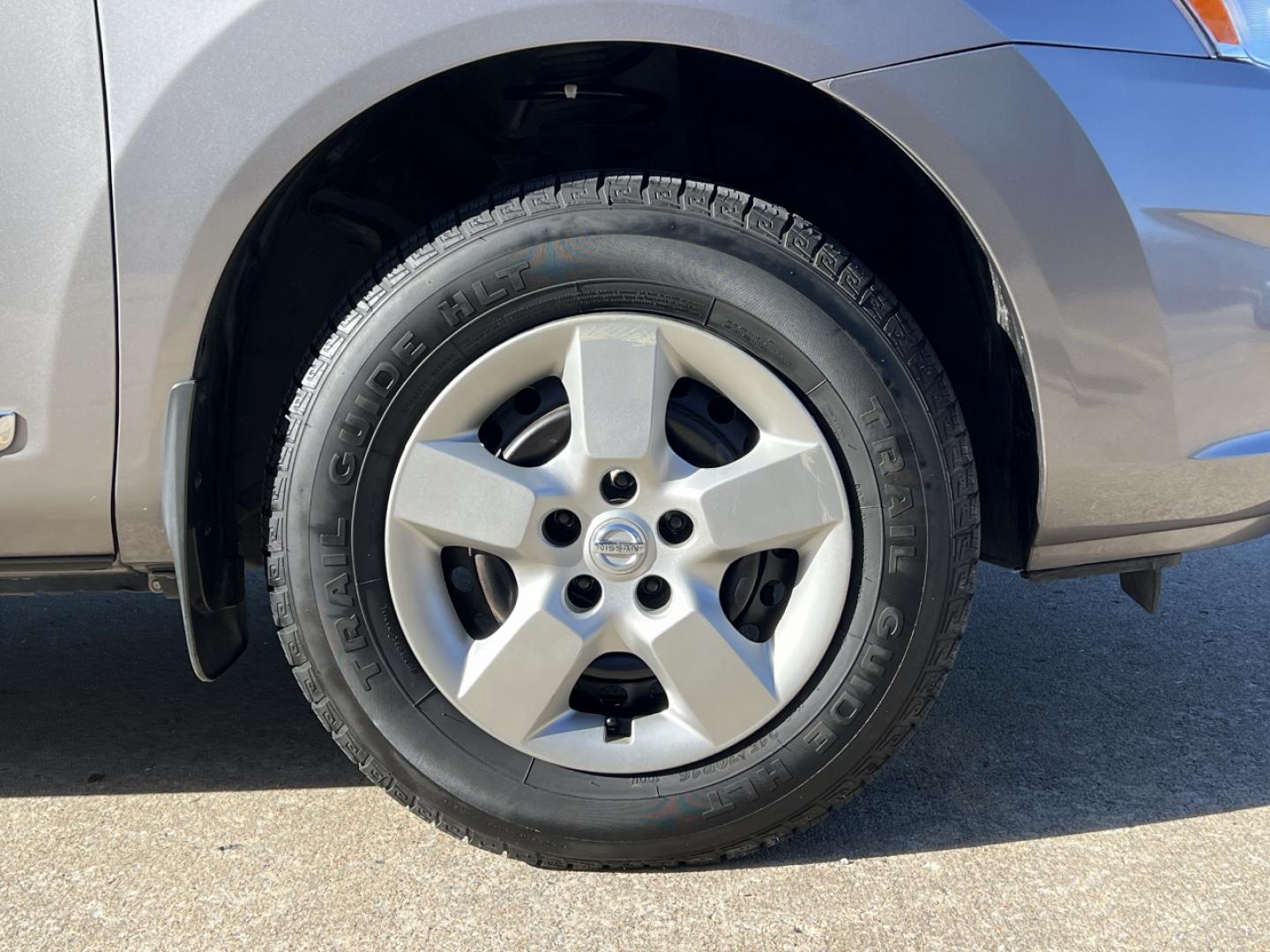 2013 GRAY /Black Cloth NISSAN ROGUE S (JN8AS5MV9DW) with an 2.5L engine, Continuously Variable transmission, located at 2990 Old Orchard Rd., Jackson, MO, 63755, 37.354214, -89.612106 - Photo#32