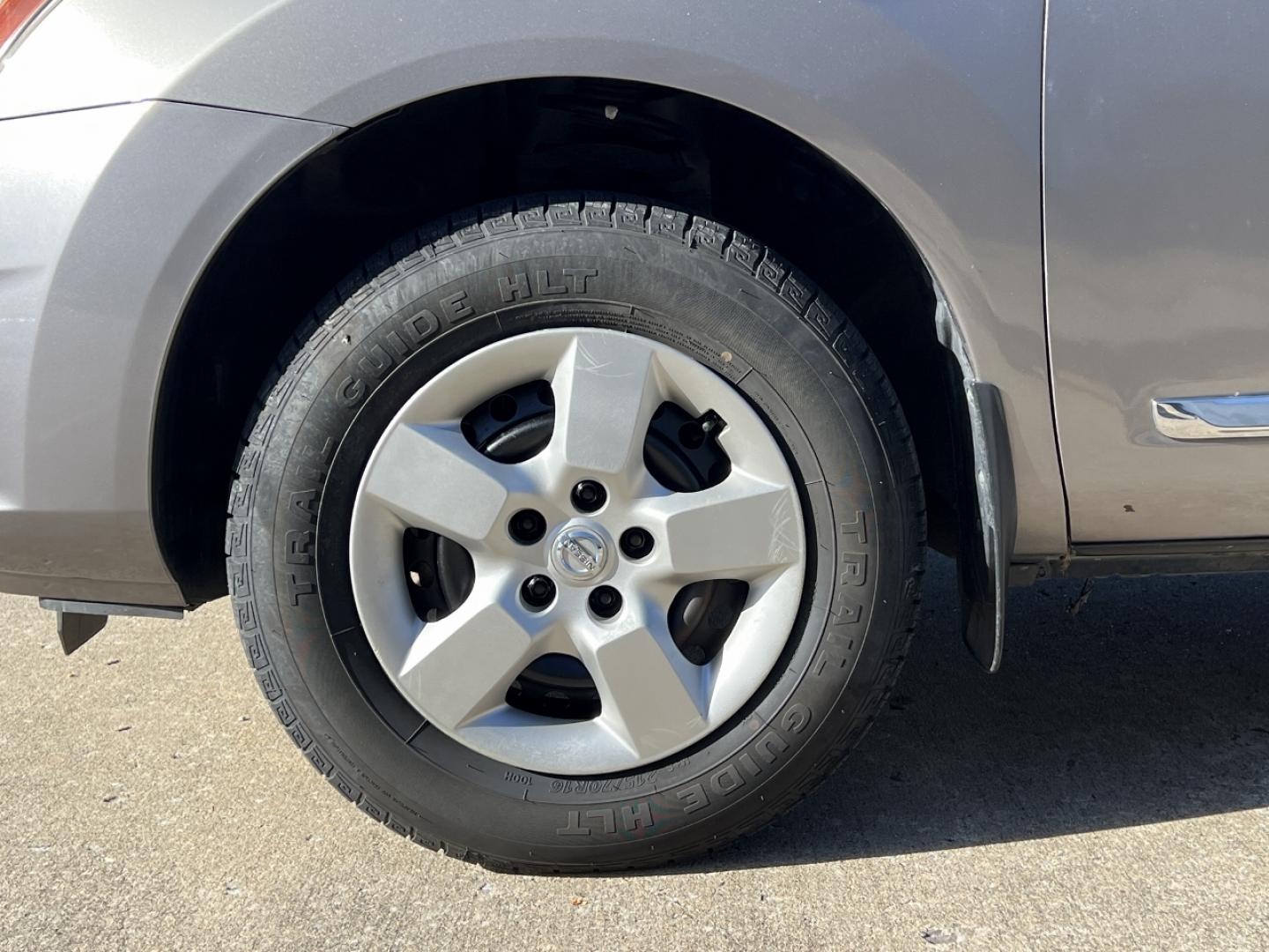 2013 GRAY /Black Cloth NISSAN ROGUE S (JN8AS5MV9DW) with an 2.5L engine, Continuously Variable transmission, located at 2990 Old Orchard Rd., Jackson, MO, 63755, 37.354214, -89.612106 - Photo#29