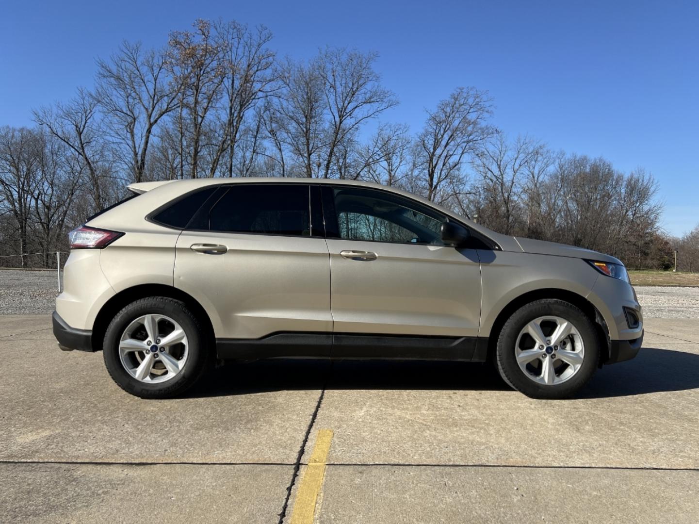 2017 TAN /Tan Cloth FORD EDGE SE (2FMPK3G92HB) with an 2.0L engine, Automatic transmission, located at 2990 Old Orchard Rd., Jackson, MO, 63755, 37.354214, -89.612106 - Photo#5