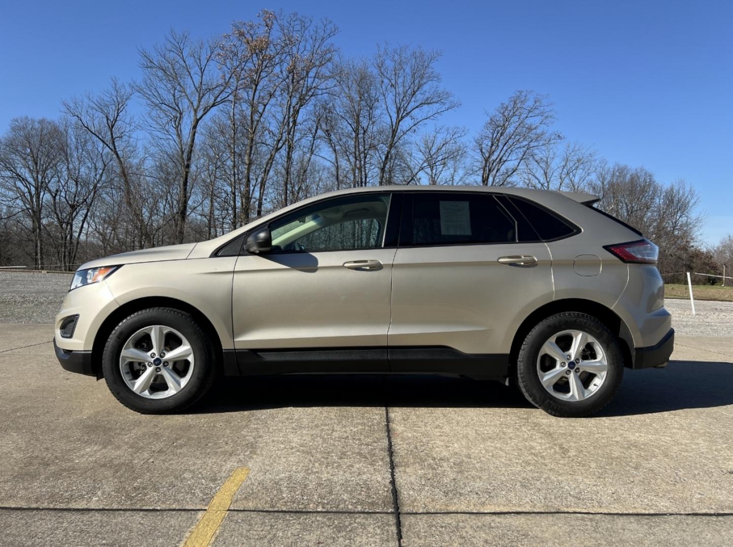 2017 TAN /Tan Cloth FORD EDGE SE (2FMPK3G92HB) with an 2.0L engine, Automatic transmission, located at 2990 Old Orchard Rd., Jackson, MO, 63755, 37.354214, -89.612106 - Photo#4