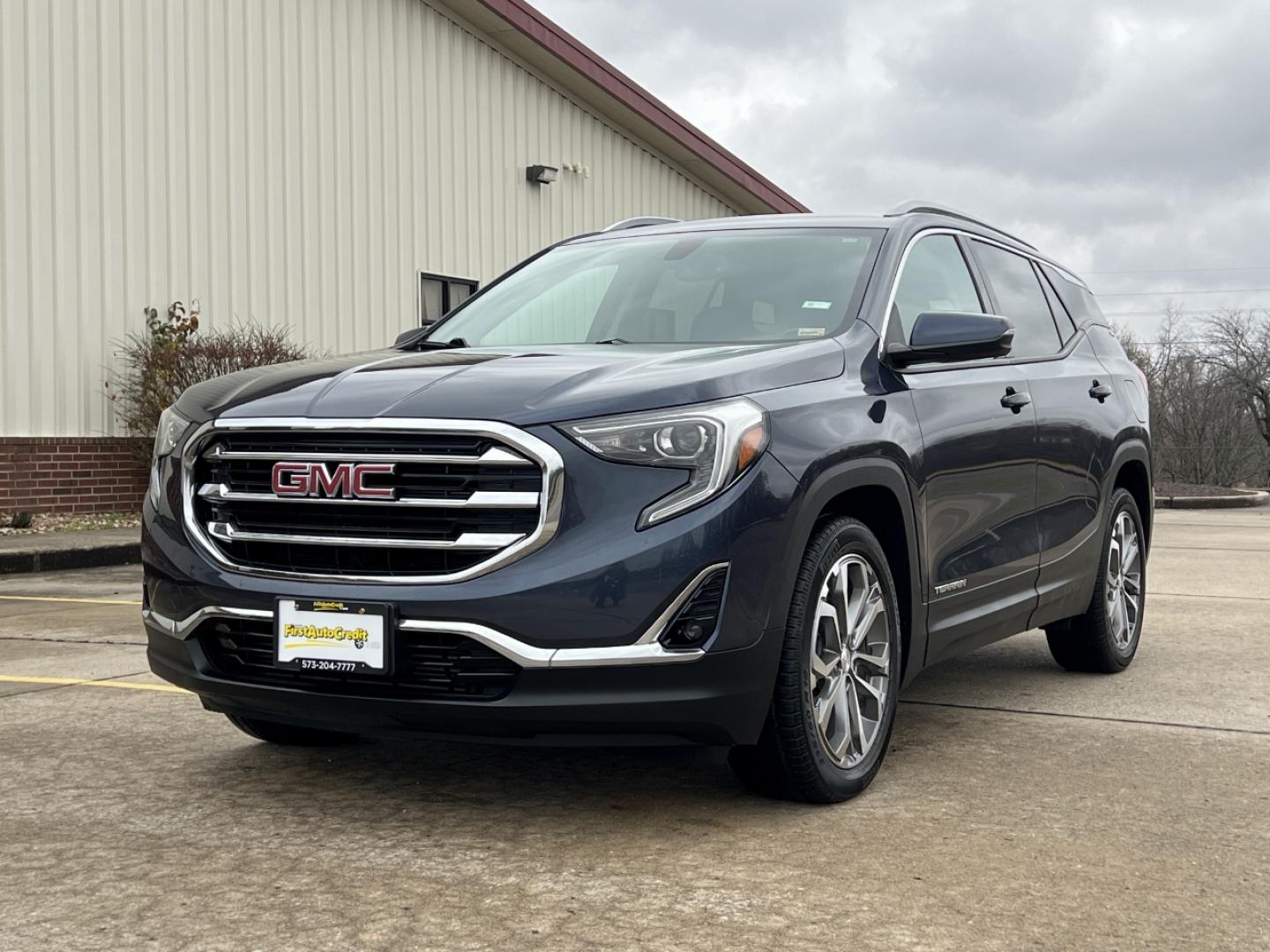 2018 NAVY /Gray/Black Leather GMC TERRAIN SLT (3GKALPEX0JL) with an 2.0L engine, Automatic transmission, located at 2990 Old Orchard Rd., Jackson, MO, 63755, 37.354214, -89.612106 - Photo#6