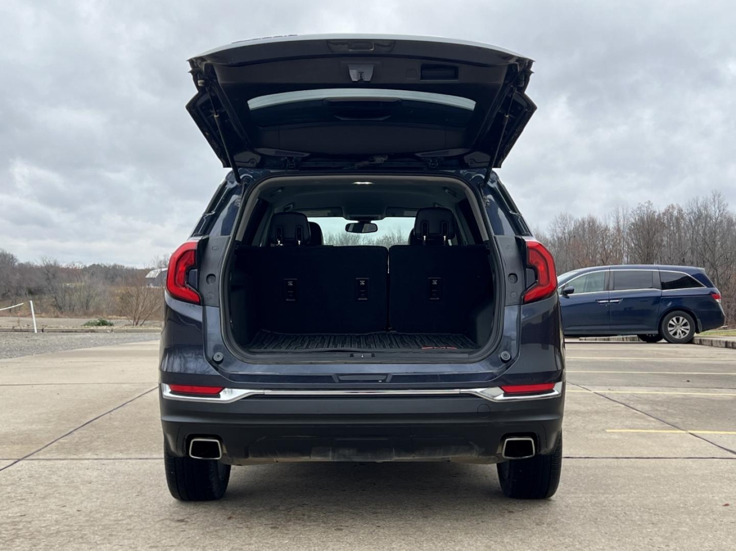 2018 NAVY /Gray/Black Leather GMC TERRAIN SLT (3GKALPEX0JL) with an 2.0L engine, Automatic transmission, located at 2990 Old Orchard Rd., Jackson, MO, 63755, 37.354214, -89.612106 - Photo#19