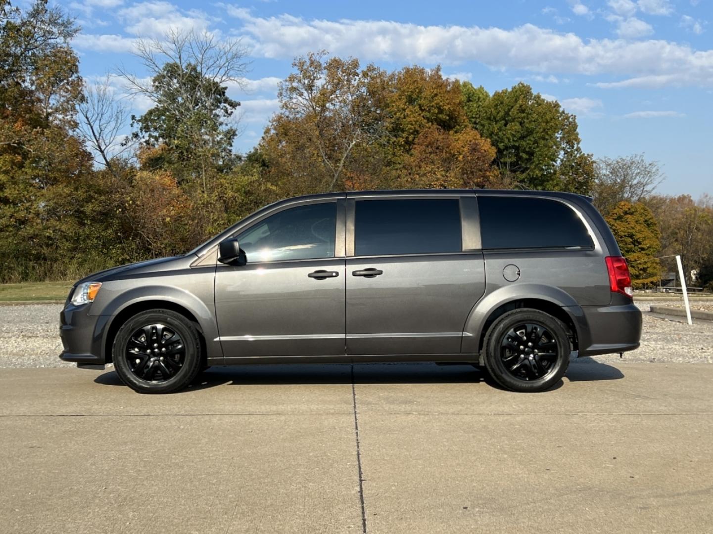 2019 GRAY DODGE GRAND CARAVAN SE (2C4RDGBGXKR) with an 3.6L V6 engine, Automatic transmission, located at 2990 Old Orchard Rd., Jackson, MO, 63755, 37.354214, -89.612106 - We have financing available and we accept trades! Fill out a credit application on our website or come by today! If you have any questions, give us a call at (573) 204-7777 or visit our website at firstautocredit.com. - Photo#4