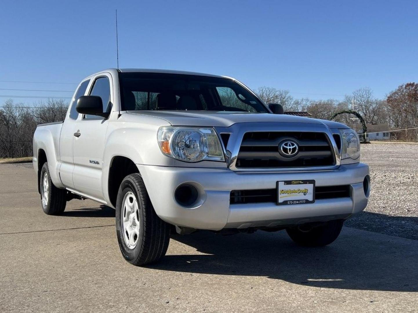 2010 SILVER /Gray Cloth TOYOTA TACOMA ACCESS CAB (5TETX4CN2AZ) with an 2.7L engine, Automatic transmission, located at 2990 Old Orchard Rd., Jackson, MO, 63755, 37.354214, -89.612106 - Photo#0