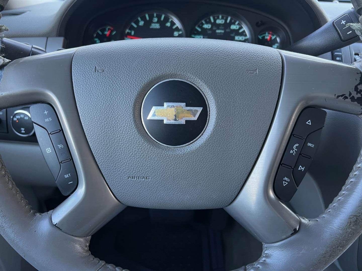 2011 BLACK /Gray Leather CHEVROLET AVALANCHE LT (3GNTKFE39BG) with an 5.3L engine, Automatic transmission, located at 2990 Old Orchard Rd., Jackson, MO, 63755, 37.354214, -89.612106 - Photo#26