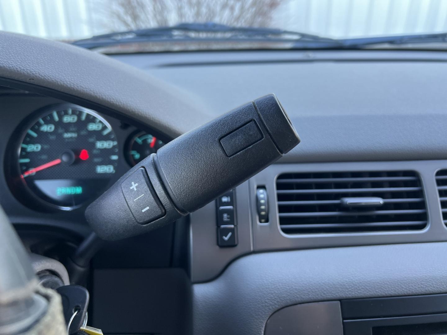 2011 BLACK /Gray Leather CHEVROLET AVALANCHE LT (3GNTKFE39BG) with an 5.3L engine, Automatic transmission, located at 2990 Old Orchard Rd., Jackson, MO, 63755, 37.354214, -89.612106 - Photo#27