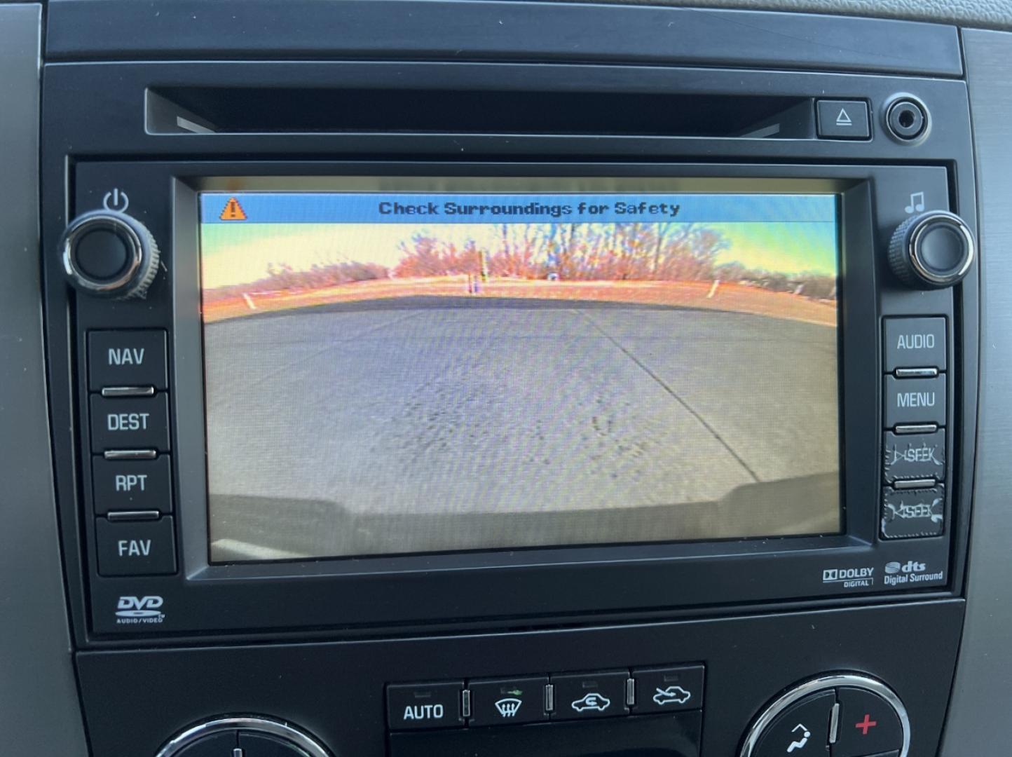 2011 BLACK /Gray Leather CHEVROLET AVALANCHE LT (3GNTKFE39BG) with an 5.3L engine, Automatic transmission, located at 2990 Old Orchard Rd., Jackson, MO, 63755, 37.354214, -89.612106 - Photo#4