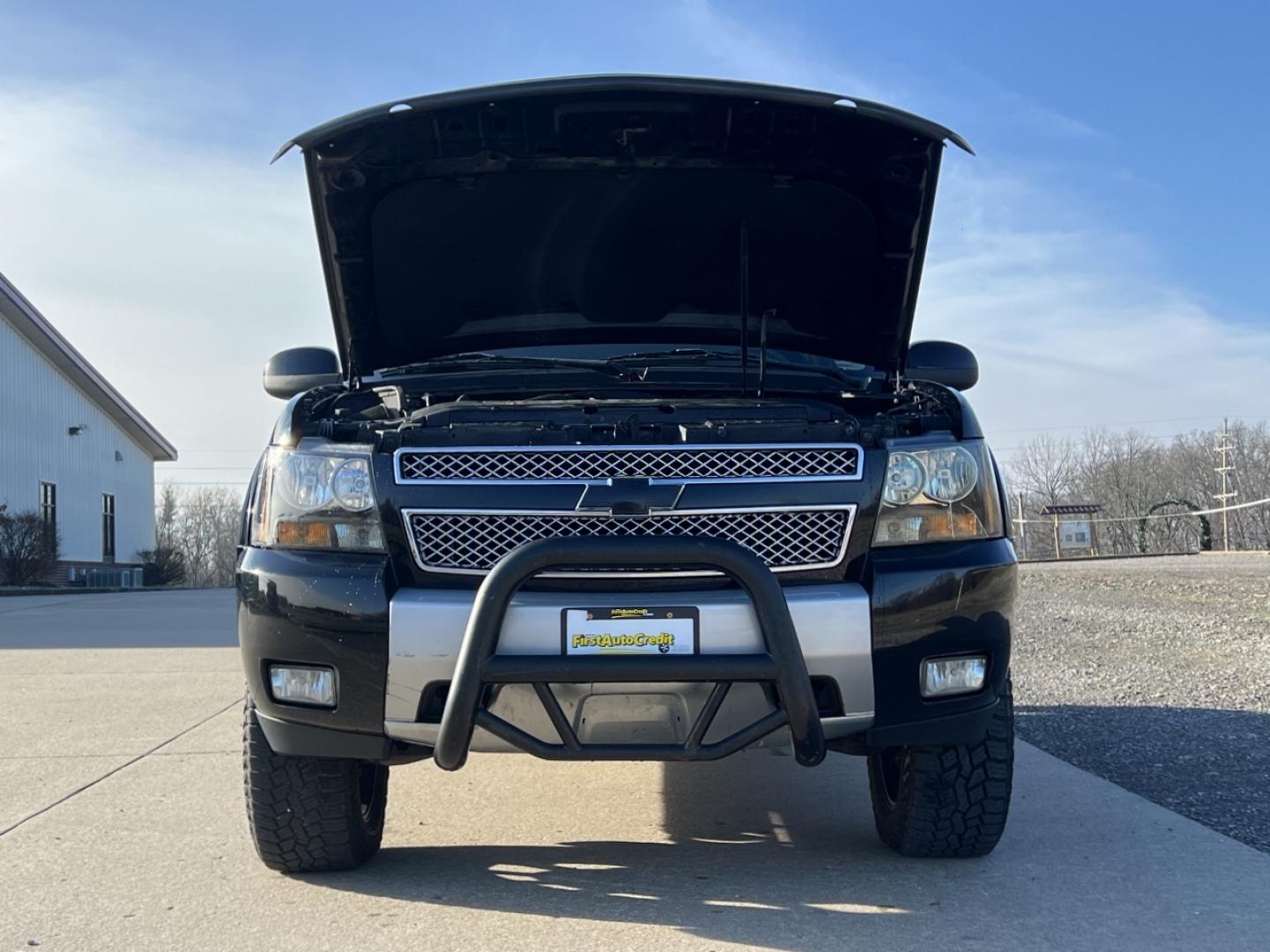 2011 BLACK /Gray Leather CHEVROLET AVALANCHE LT (3GNTKFE39BG) with an 5.3L engine, Automatic transmission, located at 2990 Old Orchard Rd., Jackson, MO, 63755, 37.354214, -89.612106 - Photo#35