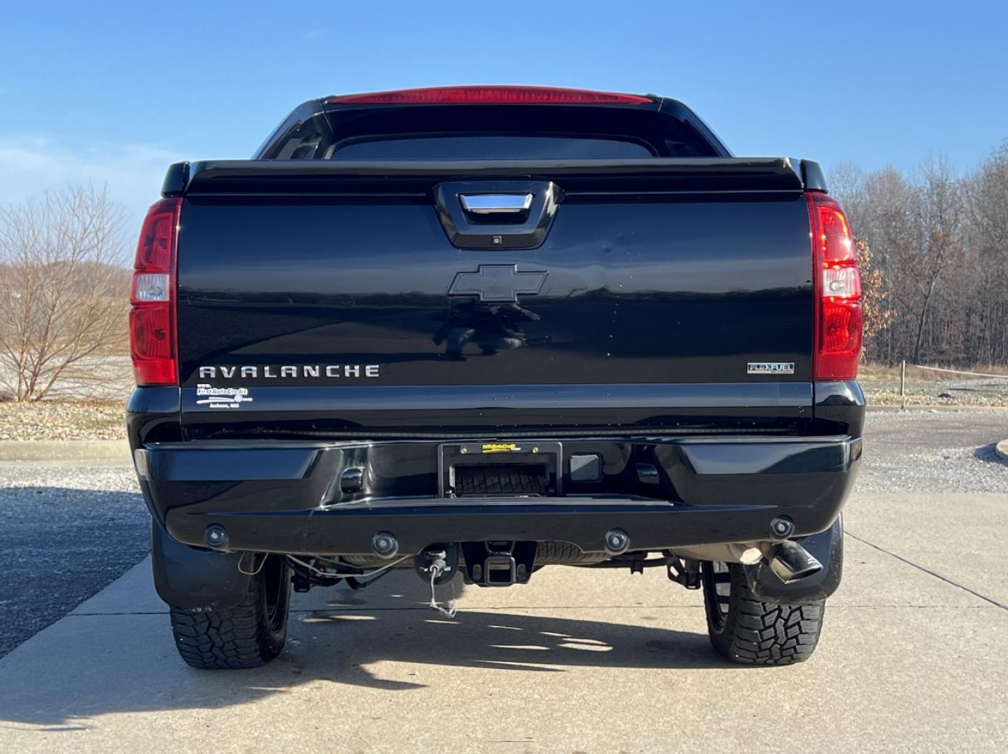 2011 BLACK /Gray Leather CHEVROLET AVALANCHE LT (3GNTKFE39BG) with an 5.3L engine, Automatic transmission, located at 2990 Old Orchard Rd., Jackson, MO, 63755, 37.354214, -89.612106 - Photo#14