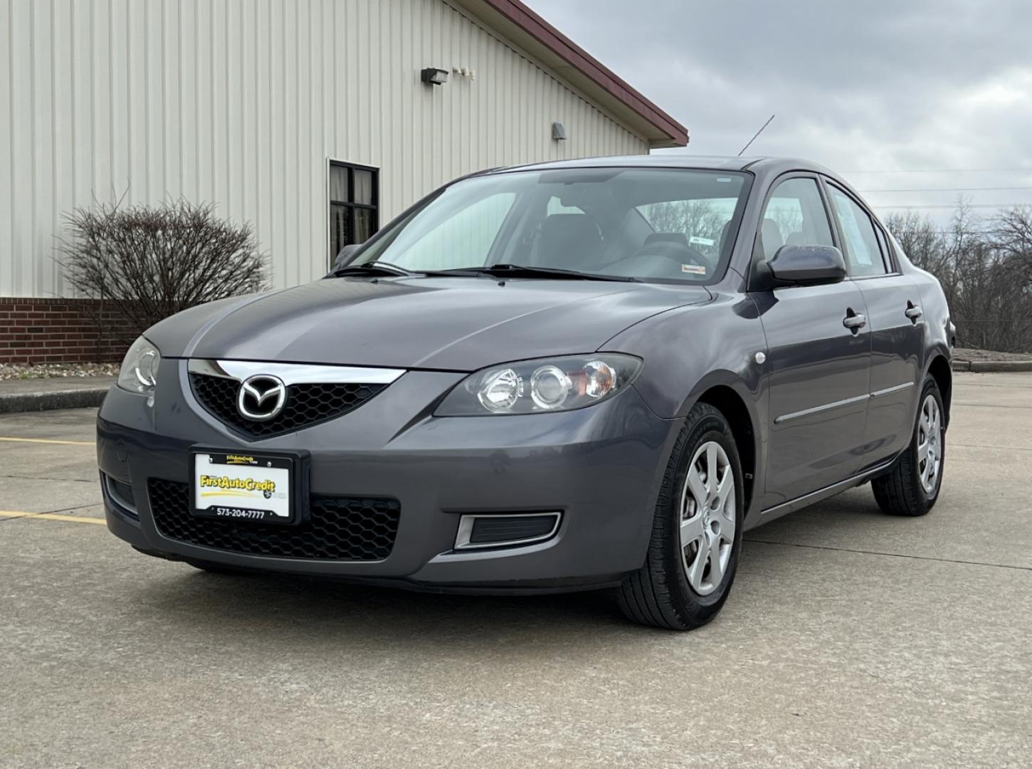 2009 GRAY /Black Cloth Mazda MAZDA3 i Sport 4-Door (JM1BK32F091) with an 2.0L 4 Cyl. engine, Automatic transmission, located at 2990 Old Orchard Rd., Jackson, MO, 63755, 37.354214, -89.612106 - 2009 Mazda 3 i Sport Only 98xxx miles Front Wheel Drive 2.0L 4 Cyl. Automatic Cruise Power Windows/Locks/Mirrors We have financing available and we accept trades! Fill out a credit application on our website or come by today! If you have any questions, give us a call at (573) 204-7777 or vis - Photo#2