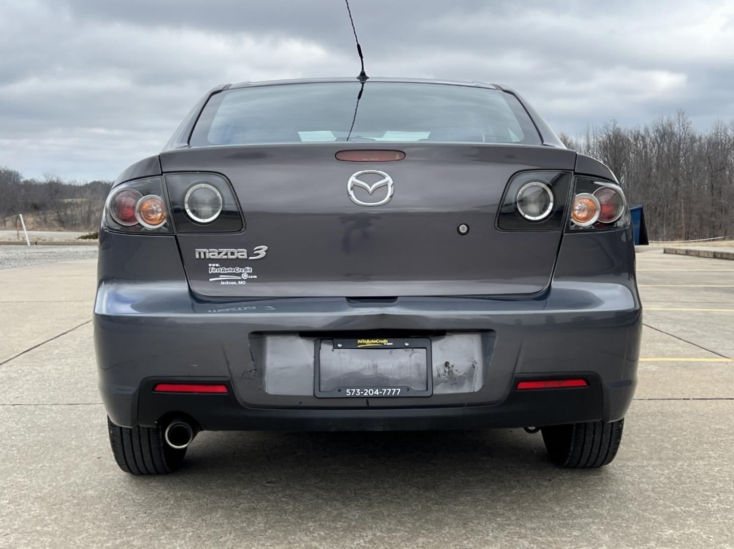 2009 GRAY /Black Cloth Mazda MAZDA3 i Sport 4-Door (JM1BK32F091) with an 2.0L 4 Cyl. engine, Automatic transmission, located at 2990 Old Orchard Rd., Jackson, MO, 63755, 37.354214, -89.612106 - 2009 Mazda 3 i Sport Only 98xxx miles Front Wheel Drive 2.0L 4 Cyl. Automatic Cruise Power Windows/Locks/Mirrors We have financing available and we accept trades! Fill out a credit application on our website or come by today! If you have any questions, give us a call at (573) 204-7777 or vis - Photo#7