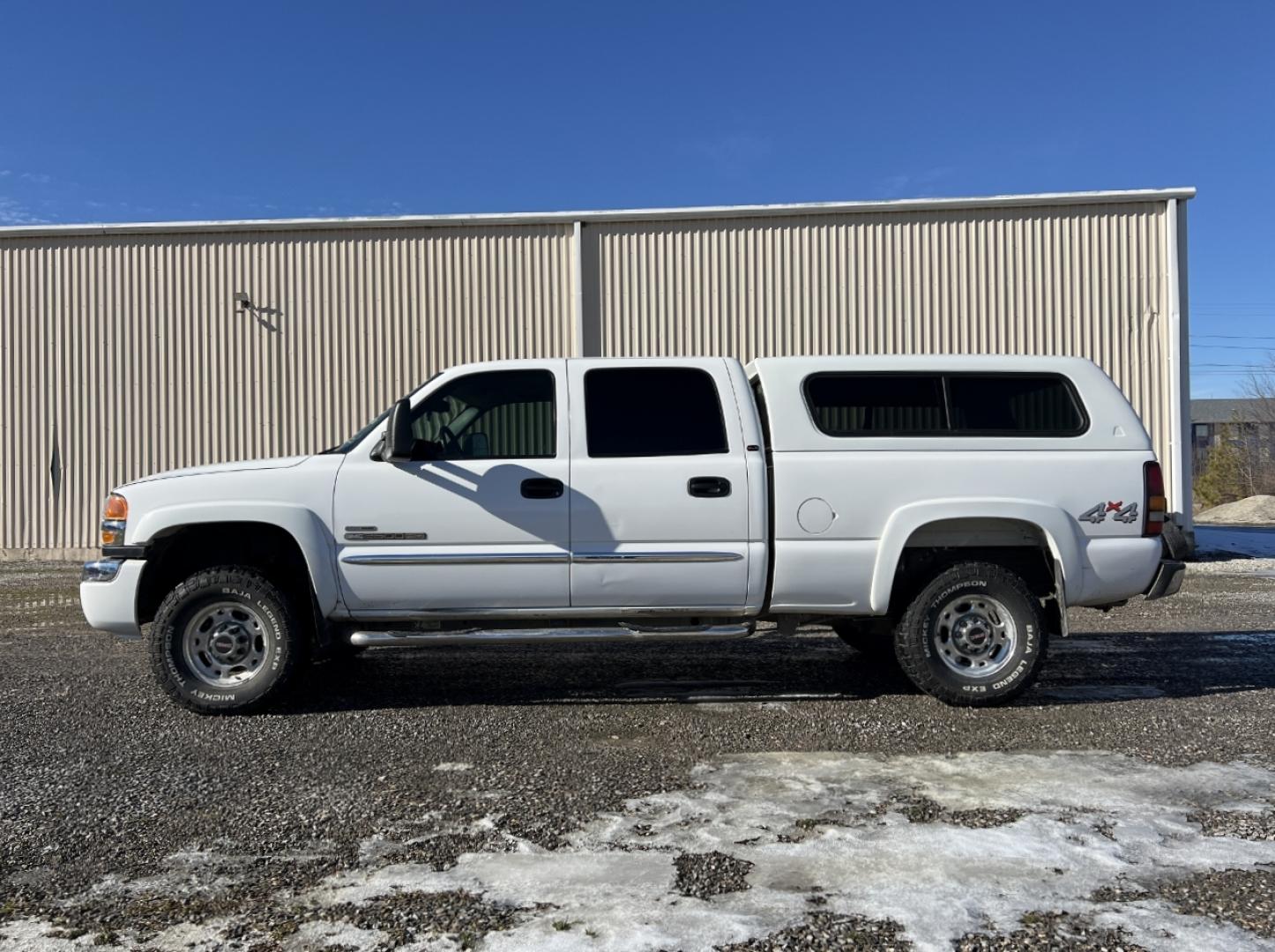 2007 WHITE /Gray Cloth GMC Sierra Classic 2500HD SLE Crew Cab 4WD (1GTHK23D77F) with an 6.6L V8 TURBO DIESEL engine, Automatic transmission, located at 2990 Old Orchard Rd., Jackson, MO, 63755, 37.354214, -89.612106 - We have financing available and we accept trades! Fill out a credit application on our website or come by today! If you have any questions, give us a call at (573) 204-7777 or visit our website at firstautocredit.com. - Photo#6