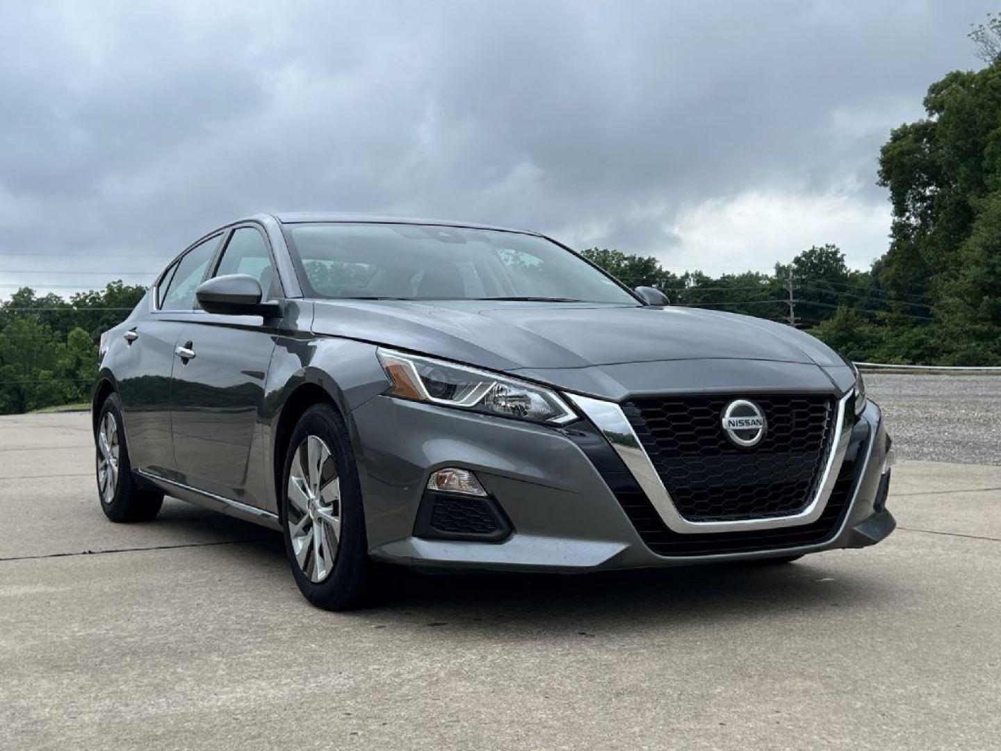 2021 GRAY /Black NISSAN ALTIMA S (1N4BL4BV0MN) with an 2.5L engine, Continuously Variable transmission, located at 2990 Old Orchard Rd., Jackson, MO, 63755, 37.354214, -89.612106 - Photo#0