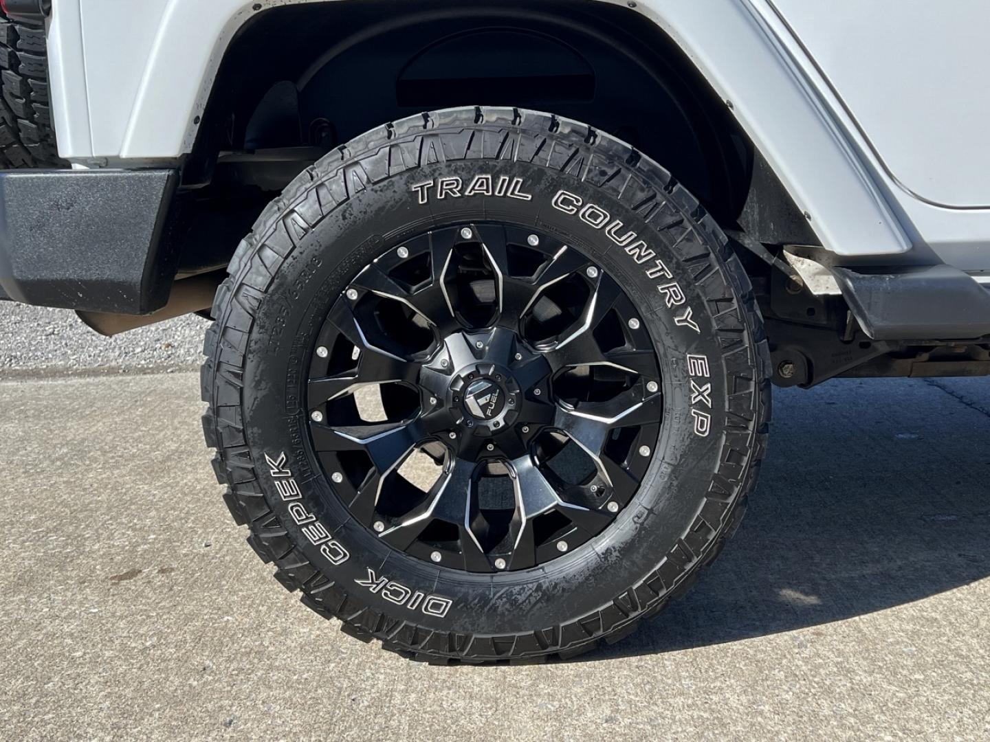 2017 WHITE /Black Leather Jeep Wrangler Unlimited Sahara 4WD (1C4BJWEG0HL) with an 3.6L V6 engine, Automatic transmission, located at 2990 Old Orchard Rd., Jackson, MO, 63755, 37.354214, -89.612106 - 2017 Jeep Wrangler Unlimited Sahara 104xxx miles 4x4 3.6L V6 Automatic Leather Navigation Heated Seats Cruise Bluetooth Remote Start Power Windows/Locks/Mirrors We have financing available and we accept trades! Fill out a credit application on our website or come by today! If you have a - Photo#33