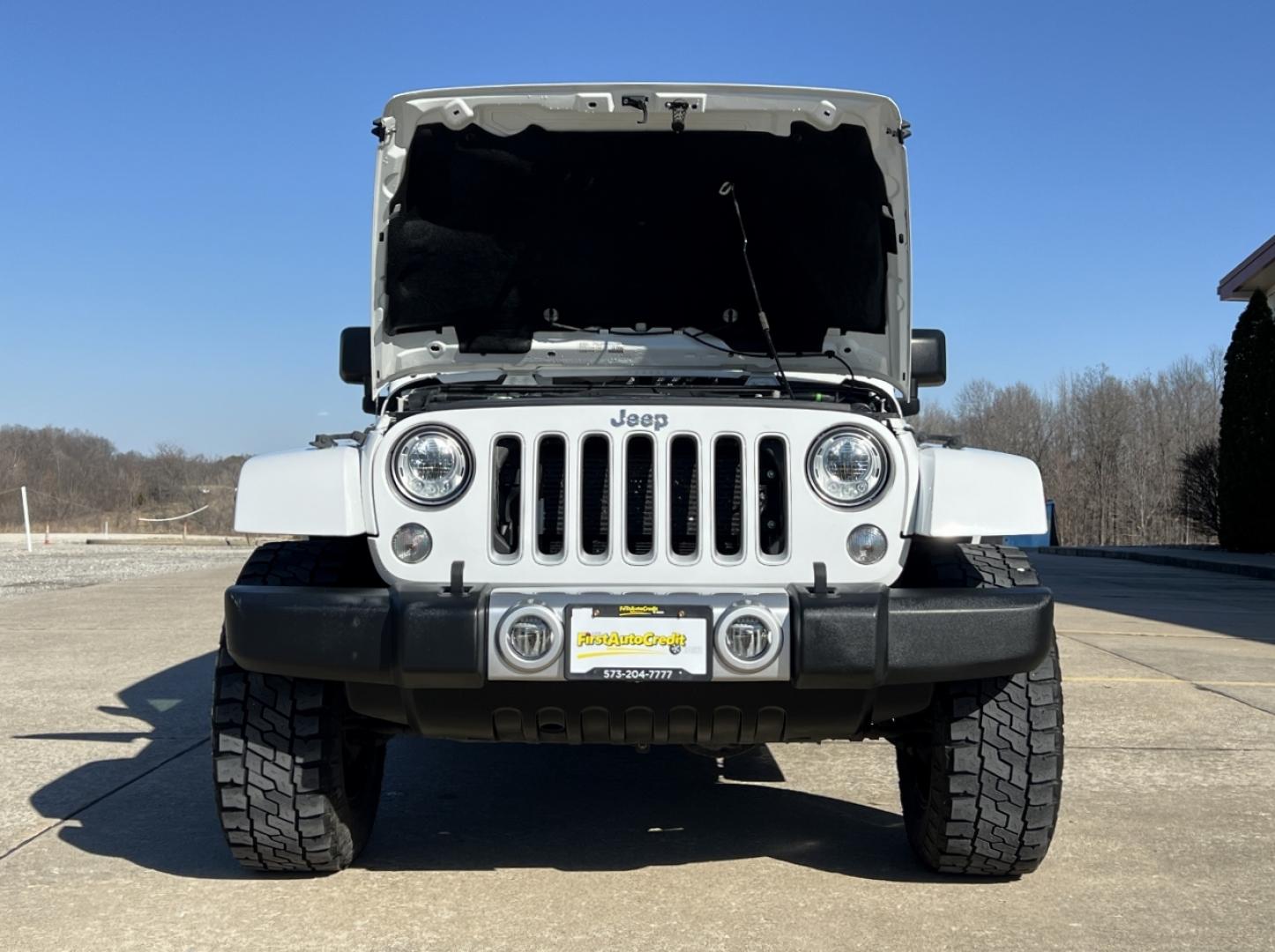 2017 WHITE /Black Leather Jeep Wrangler Unlimited Sahara 4WD (1C4BJWEG0HL) with an 3.6L V6 engine, Automatic transmission, located at 2990 Old Orchard Rd., Jackson, MO, 63755, 37.354214, -89.612106 - 2017 Jeep Wrangler Unlimited Sahara 104xxx miles 4x4 3.6L V6 Automatic Leather Navigation Heated Seats Cruise Bluetooth Remote Start Power Windows/Locks/Mirrors We have financing available and we accept trades! Fill out a credit application on our website or come by today! If you have a - Photo#28