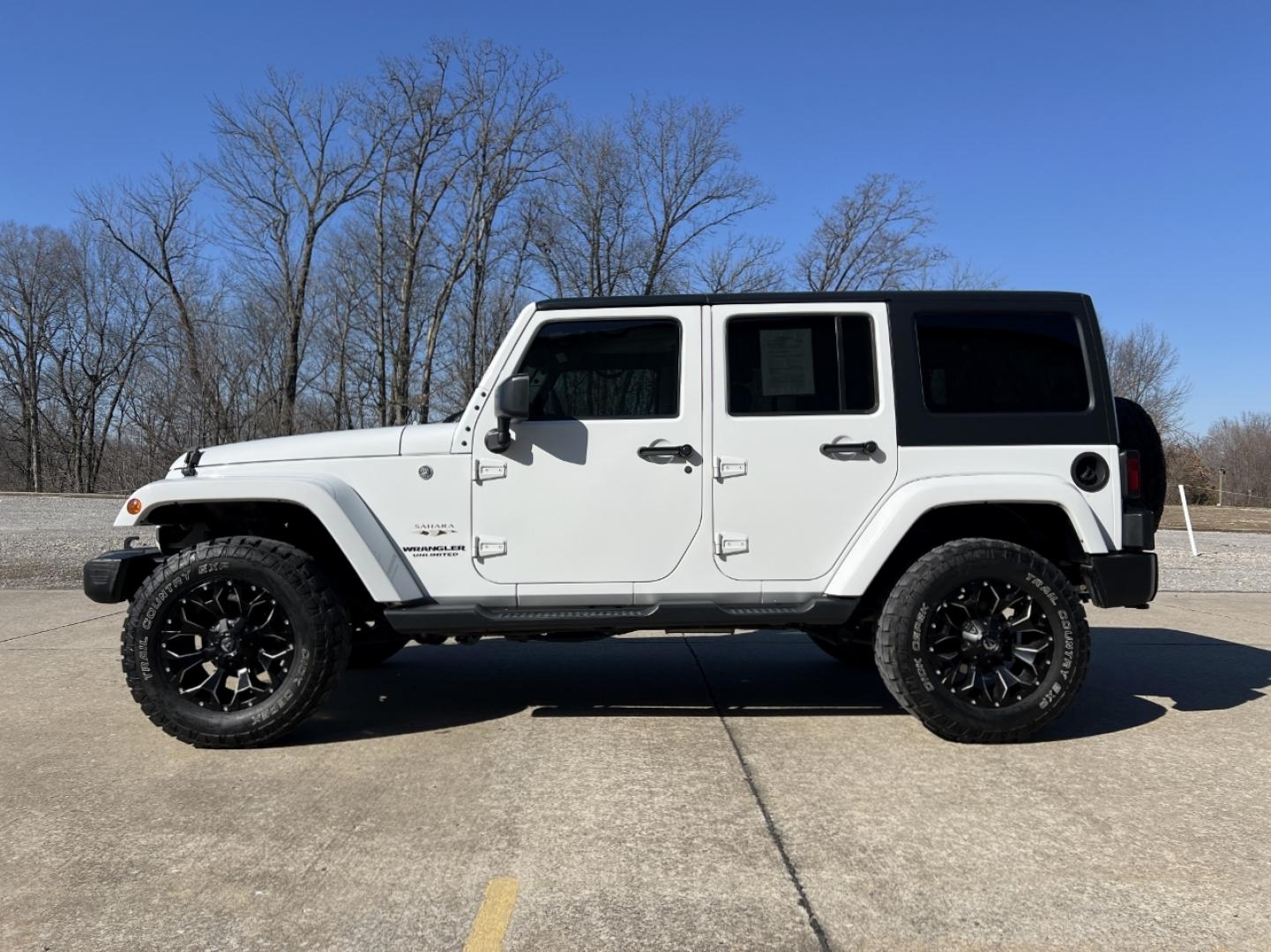 2017 WHITE /Black Leather Jeep Wrangler Unlimited Sahara 4WD (1C4BJWEG0HL) with an 3.6L V6 engine, Automatic transmission, located at 2990 Old Orchard Rd., Jackson, MO, 63755, 37.354214, -89.612106 - 2017 Jeep Wrangler Unlimited Sahara 104xxx miles 4x4 3.6L V6 Automatic Leather Navigation Heated Seats Cruise Bluetooth Remote Start Power Windows/Locks/Mirrors We have financing available and we accept trades! Fill out a credit application on our website or come by today! If you have a - Photo#7