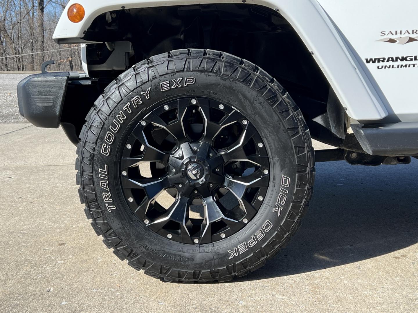 2017 WHITE /Black Leather Jeep Wrangler Unlimited Sahara 4WD (1C4BJWEG0HL) with an 3.6L V6 engine, Automatic transmission, located at 2990 Old Orchard Rd., Jackson, MO, 63755, 37.354214, -89.612106 - 2017 Jeep Wrangler Unlimited Sahara 104xxx miles 4x4 3.6L V6 Automatic Leather Navigation Heated Seats Cruise Bluetooth Remote Start Power Windows/Locks/Mirrors We have financing available and we accept trades! Fill out a credit application on our website or come by today! If you have a - Photo#30