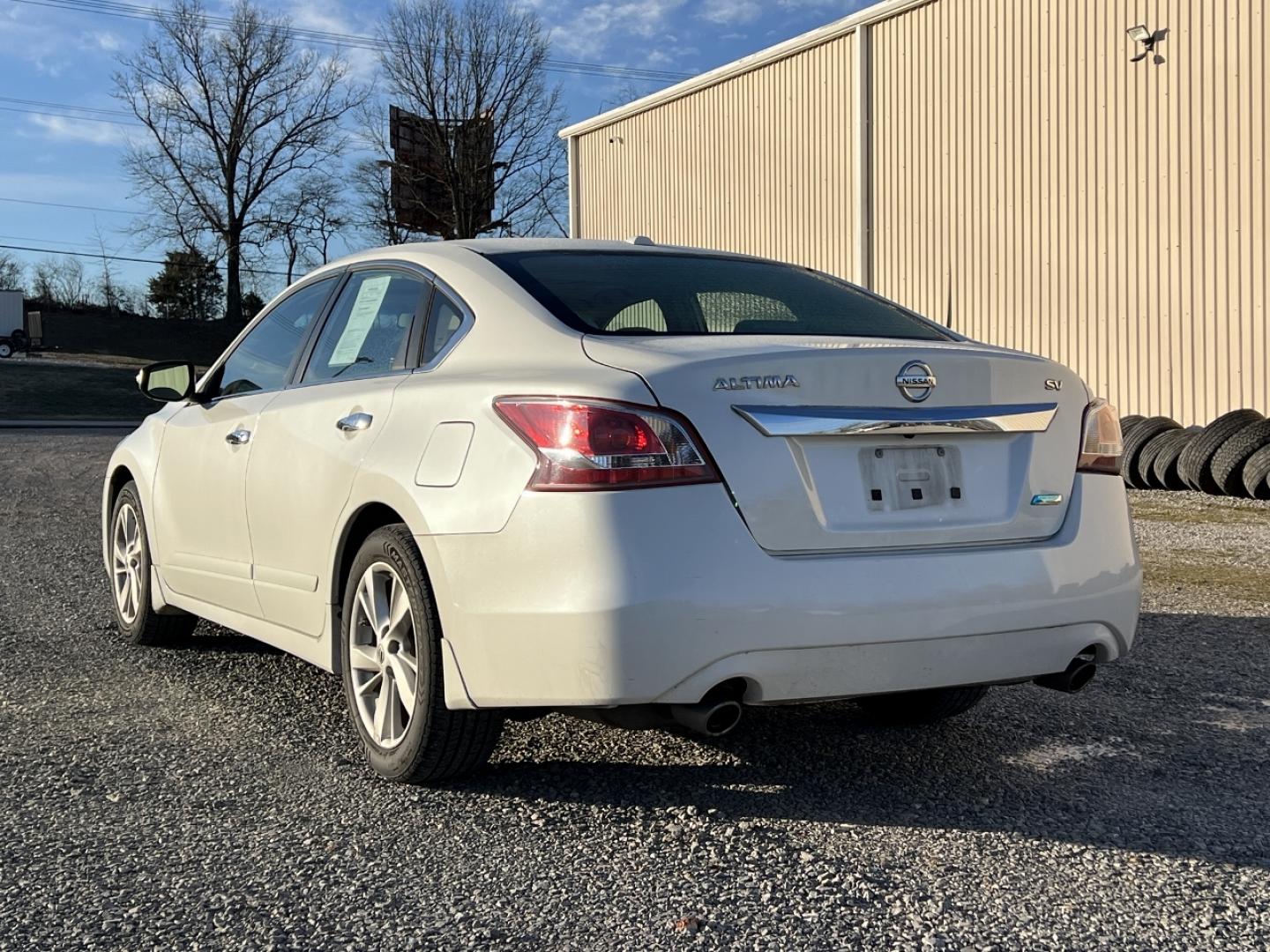 2013 WHITE /Tan Cloth NISSAN ALTIMA 2.5 SV (1N4AL3AP8DC) with an 2.5L 4 Cyl. engine, Continuously Variable transmission, located at 2990 Old Orchard Rd., Jackson, MO, 63755, 37.354214, -89.612106 - We have financing available and we accept trades! Fill out a credit application on our website or come by today! If you have any questions, give us a call at (573) 204-7777 or visit our website at firstautocredit.com. - Photo#9