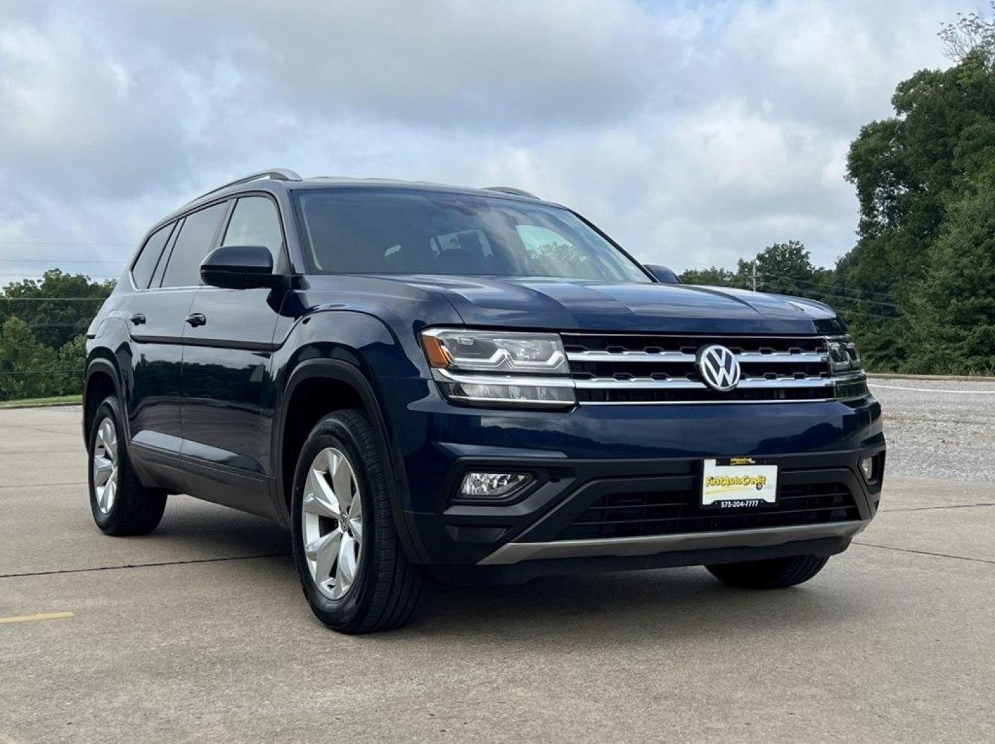 2018 BLUE /Black VOLKSWAGEN ATLAS SE (1V2DP2CA7JC) with an 2.0L engine, Automatic transmission, located at 2990 Old Orchard Rd., Jackson, MO, 63755, 37.354214, -89.612106 - Photo#0