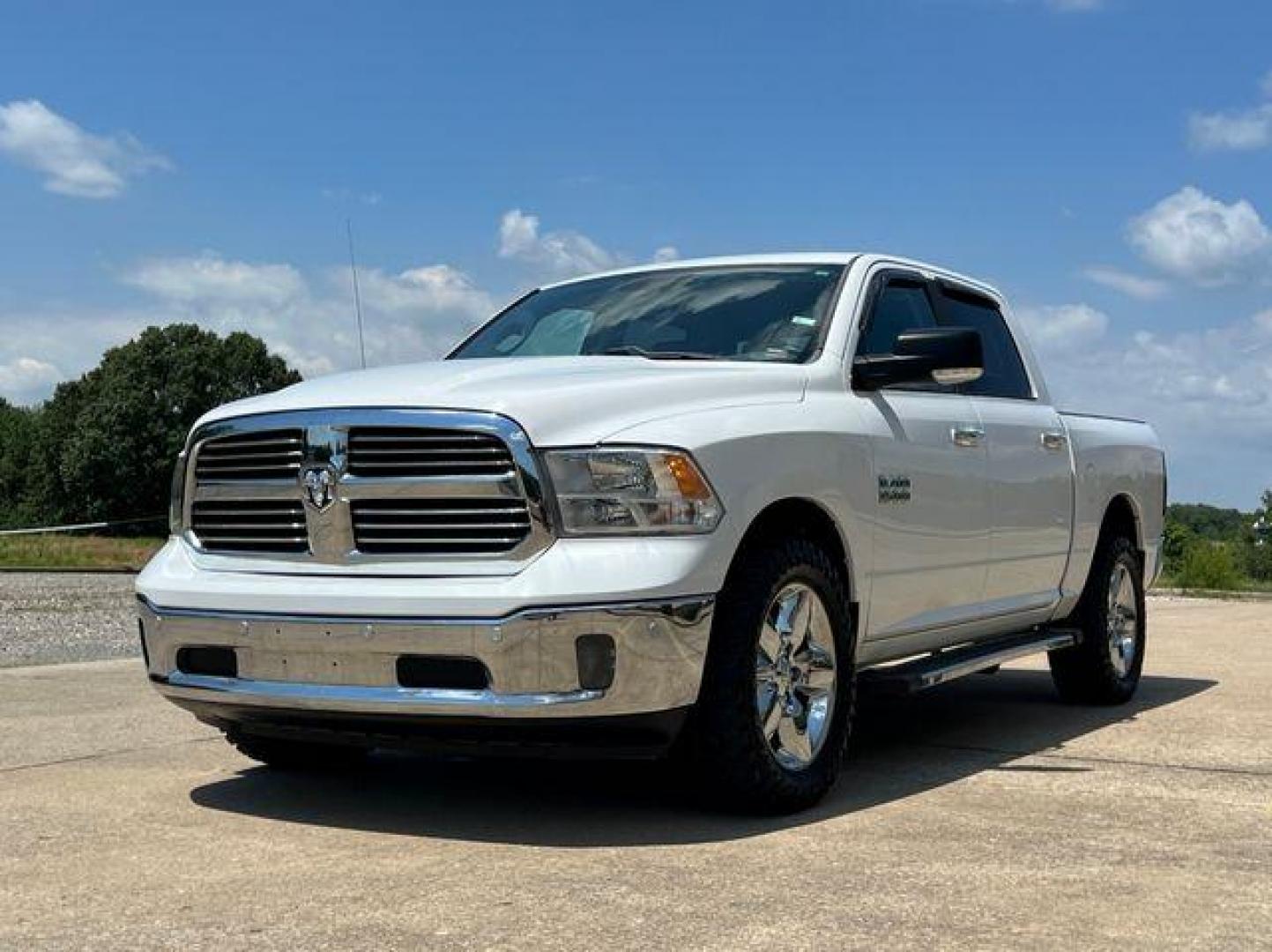 2017 WHITE /Gray RAM 1500 BIG HORN (1C6RR7LG4HS) with an 3.6L engine, Automatic transmission, located at 2990 Old Orchard Rd., Jackson, MO, 63755, 37.354214, -89.612106 - Photo#6