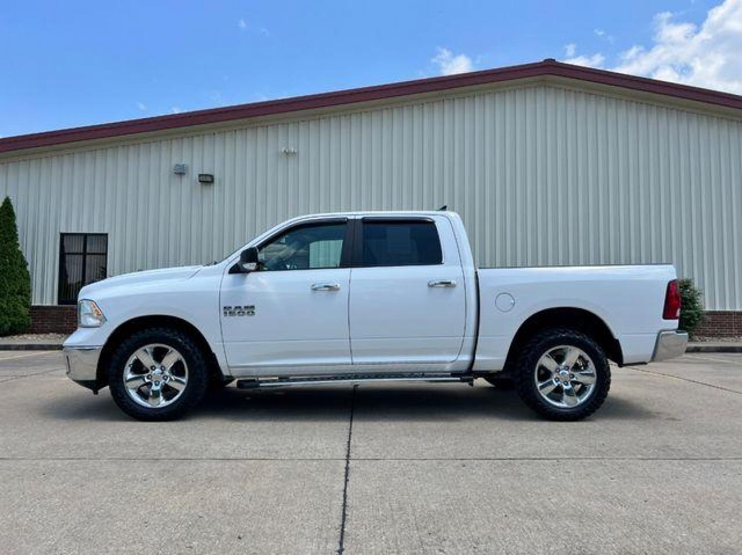 2017 WHITE /Gray RAM 1500 BIG HORN (1C6RR7LG4HS) with an 3.6L engine, Automatic transmission, located at 2990 Old Orchard Rd., Jackson, MO, 63755, 37.354214, -89.612106 - Photo#7