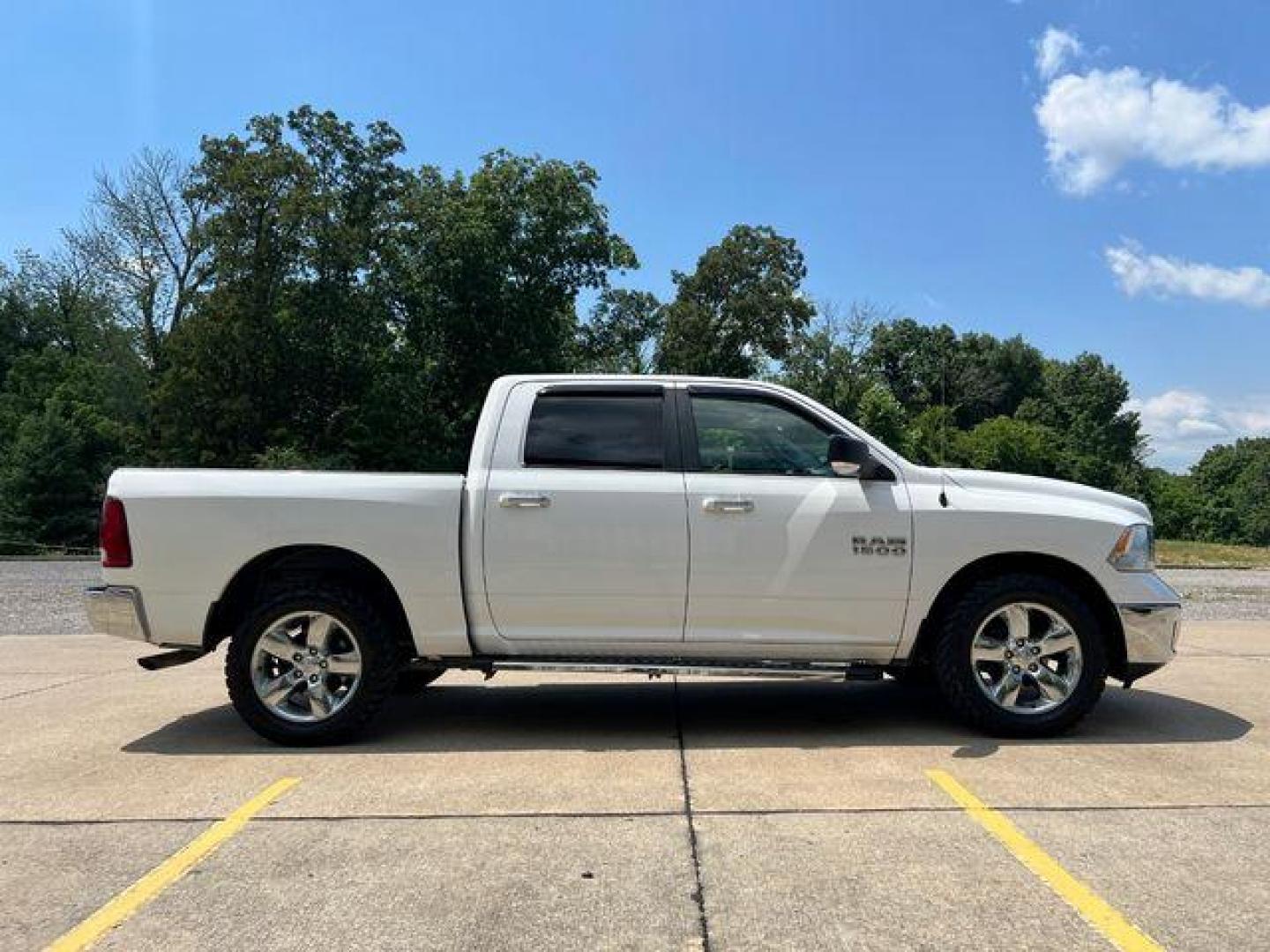 2017 WHITE /Gray RAM 1500 BIG HORN (1C6RR7LG4HS) with an 3.6L engine, Automatic transmission, located at 2990 Old Orchard Rd., Jackson, MO, 63755, 37.354214, -89.612106 - Photo#8