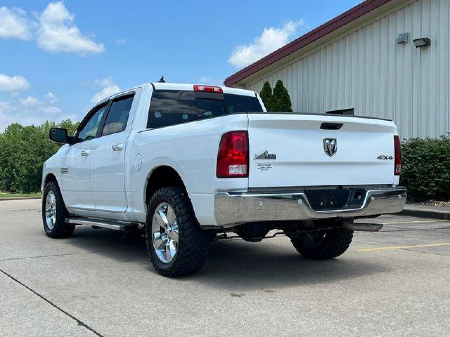 2017 WHITE /Gray RAM 1500 BIG HORN (1C6RR7LG4HS) with an 3.6L engine, Automatic transmission, located at 2990 Old Orchard Rd., Jackson, MO, 63755, 37.354214, -89.612106 - Photo#10