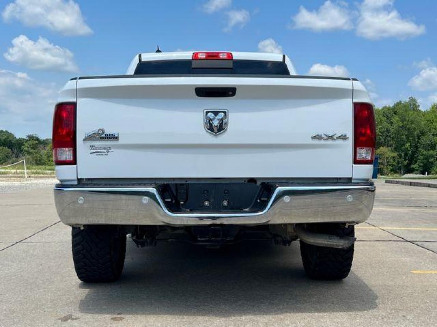 2017 WHITE /Gray RAM 1500 BIG HORN (1C6RR7LG4HS) with an 3.6L engine, Automatic transmission, located at 2990 Old Orchard Rd., Jackson, MO, 63755, 37.354214, -89.612106 - Photo#11