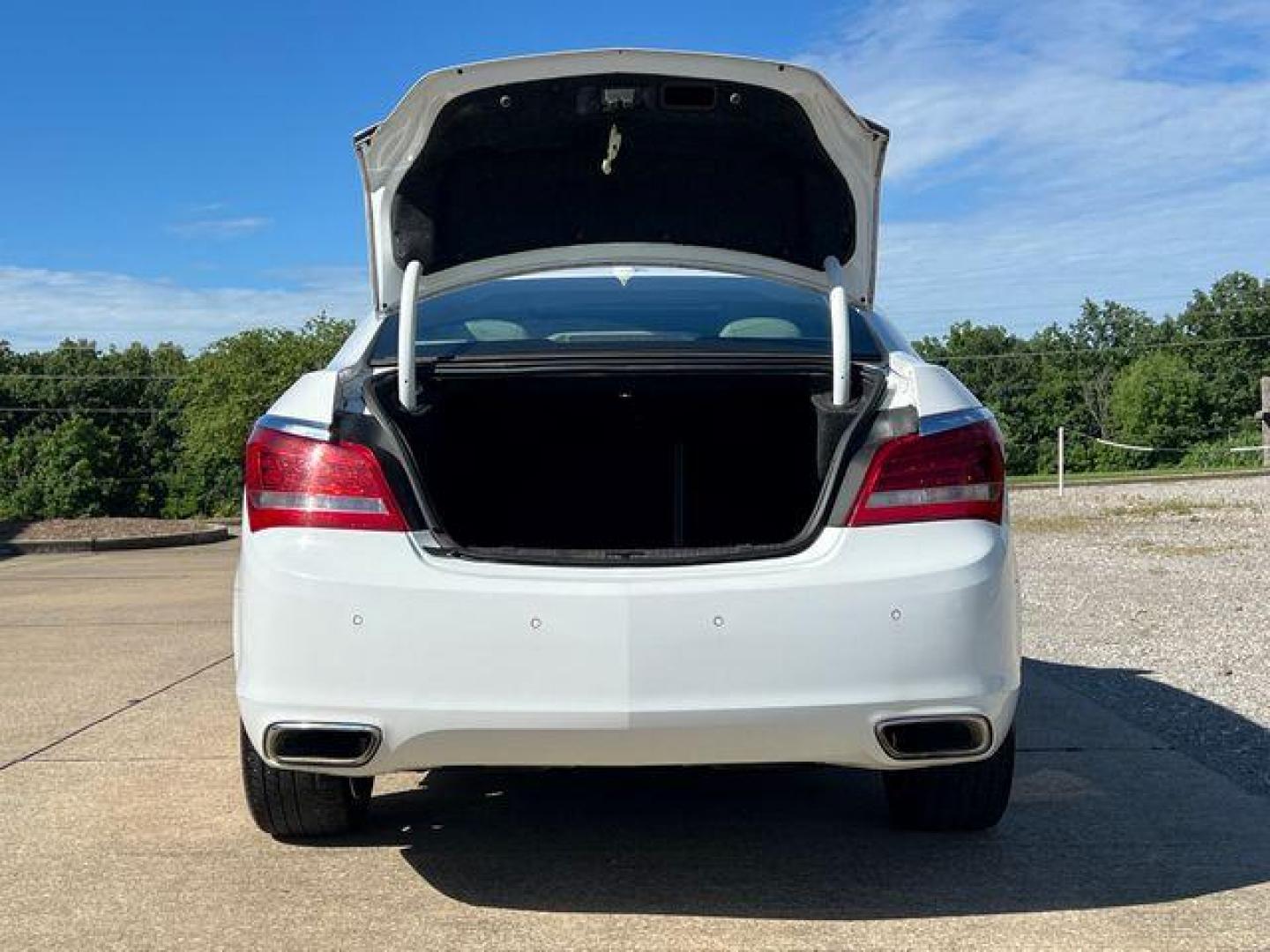 2014 WHITE /Tan BUICK LACROSSE TOURING (1G4GF5G39EF) with an 3.6L engine, Automatic transmission, located at 2990 Old Orchard Rd., Jackson, MO, 63755, 37.354214, -89.612106 - Photo#23