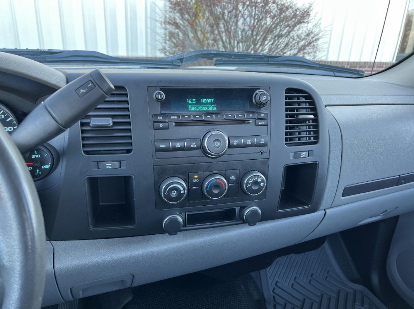 2008 TAN /Black/Gray Cloth CHEVROLET SILVERADO 1500 (1GCEC14X68Z) with an 4.3L engine, Automatic transmission, located at 2990 Old Orchard Rd., Jackson, MO, 63755, 37.354214, -89.612106 - Photo#18